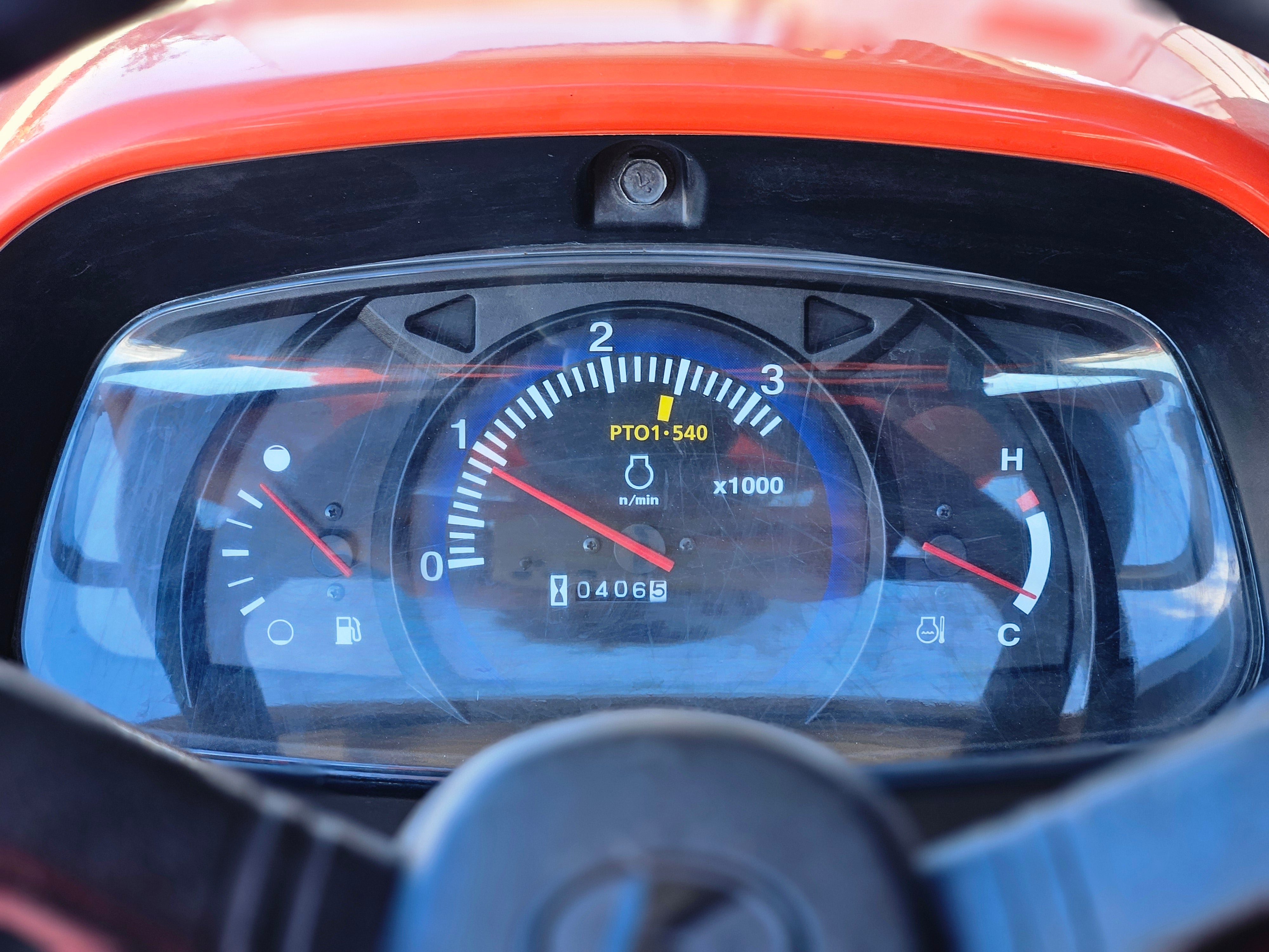 2023 Kubota L3800D Trencher