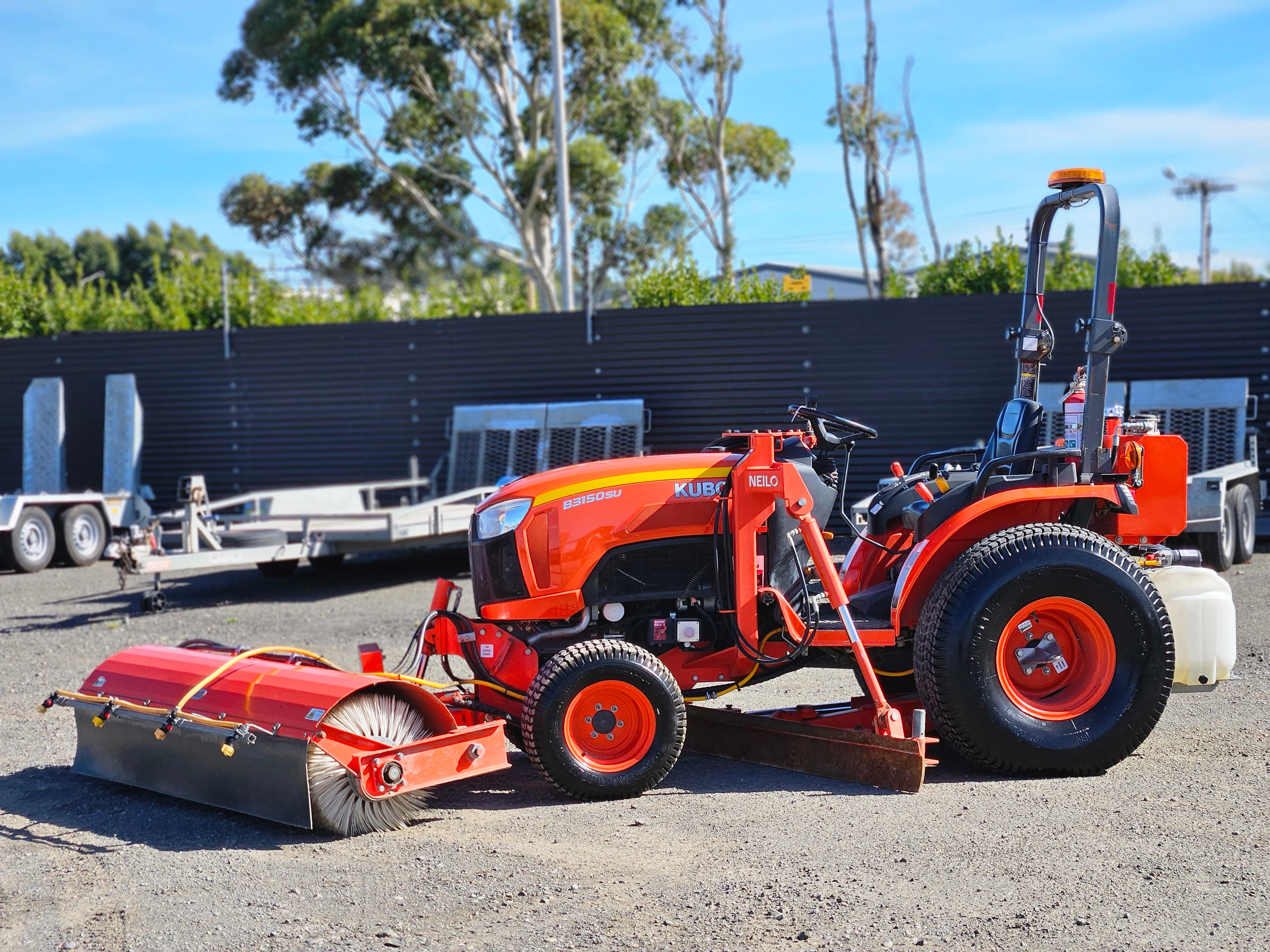 2020 Neilo B3150 Tractor Grader / Broom