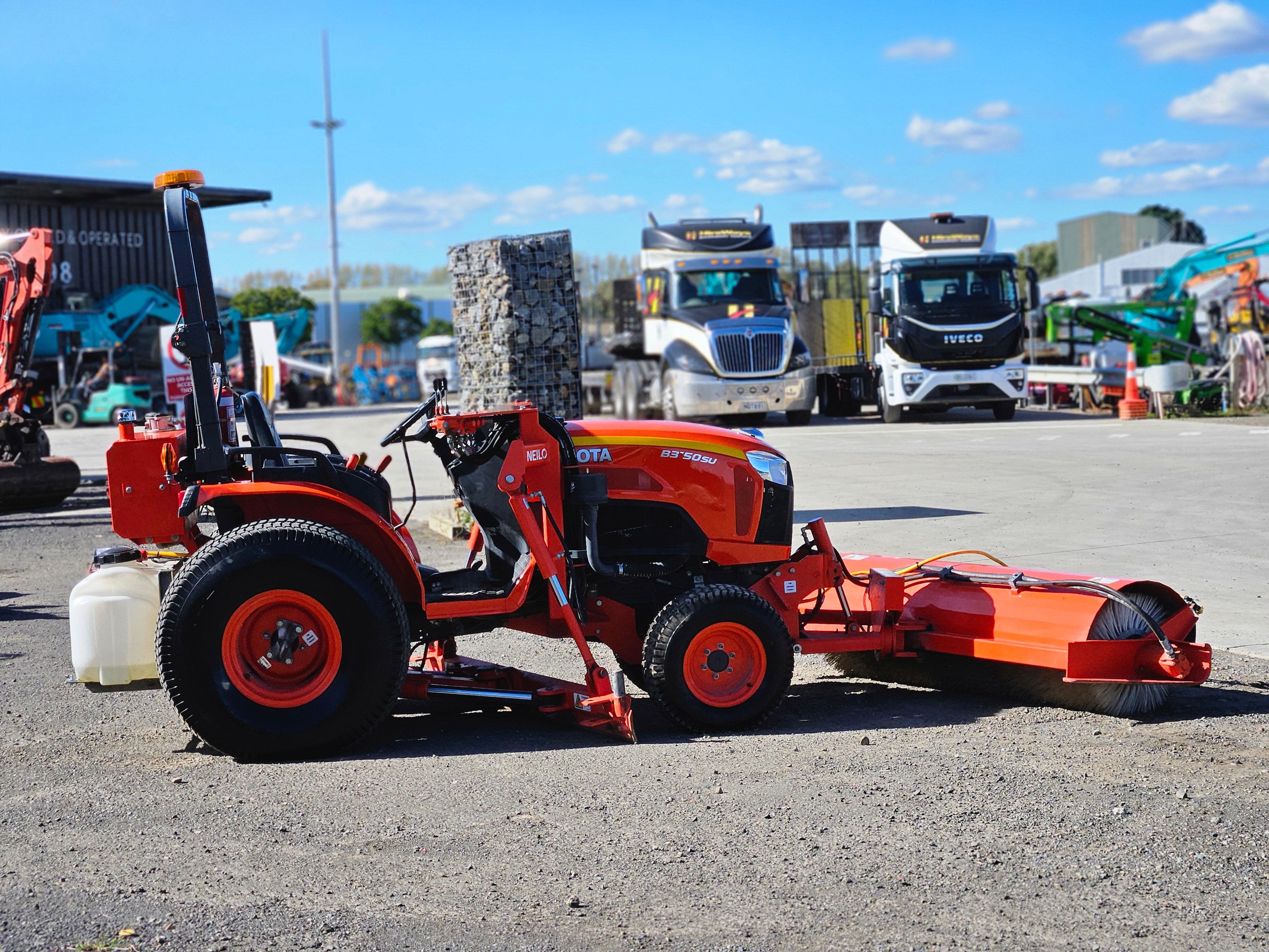 2020 Neilo B3150 Tractor Grader / Broom