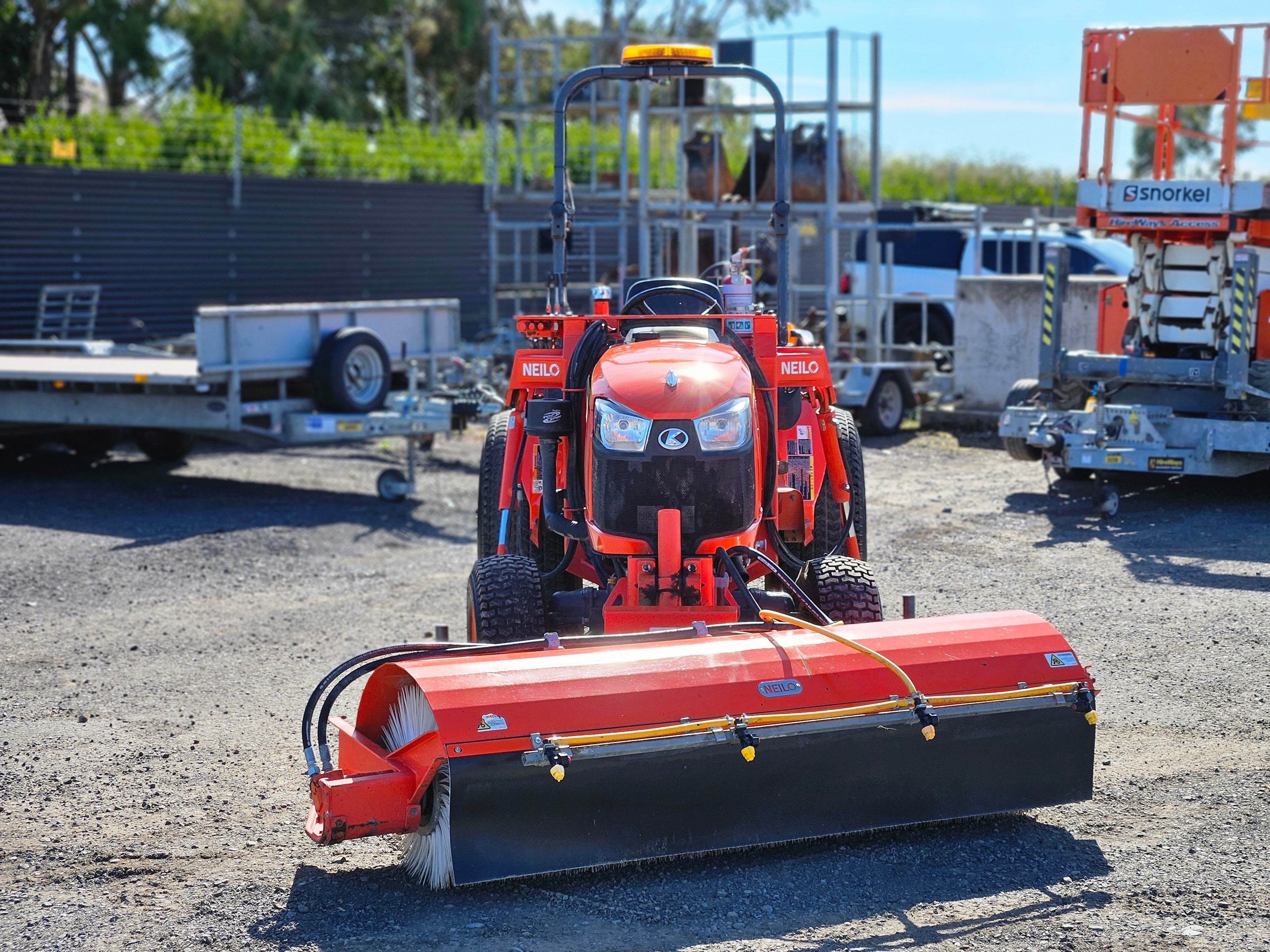 2020 Neilo B3150 Tractor Grader / Broom