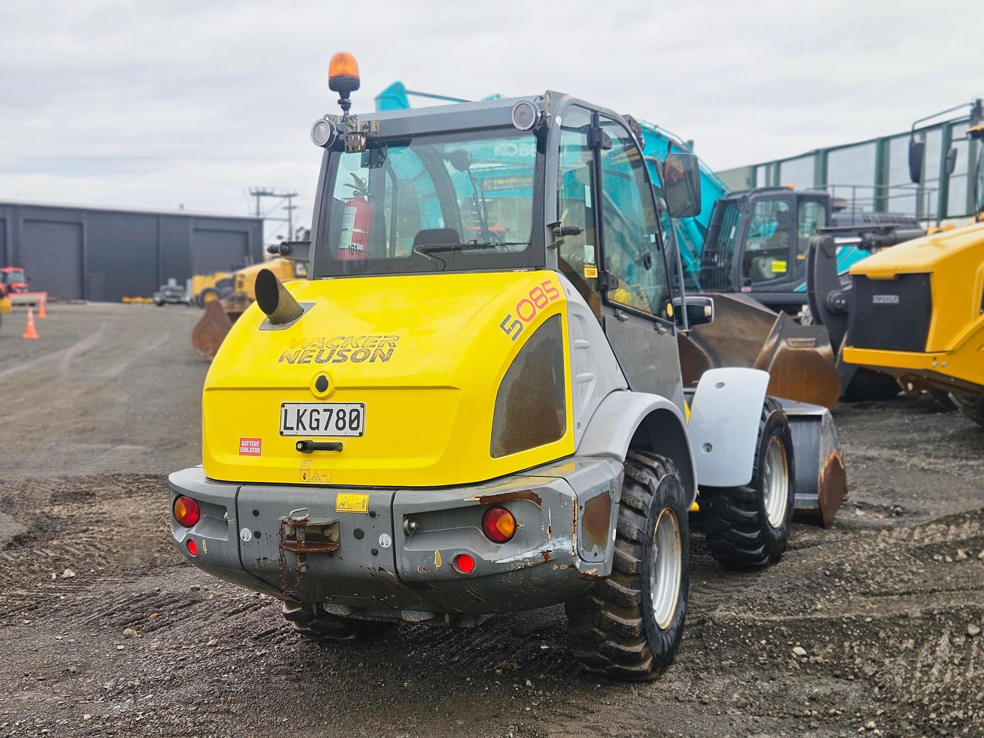 2016 Wacker Neuson 353 Loader