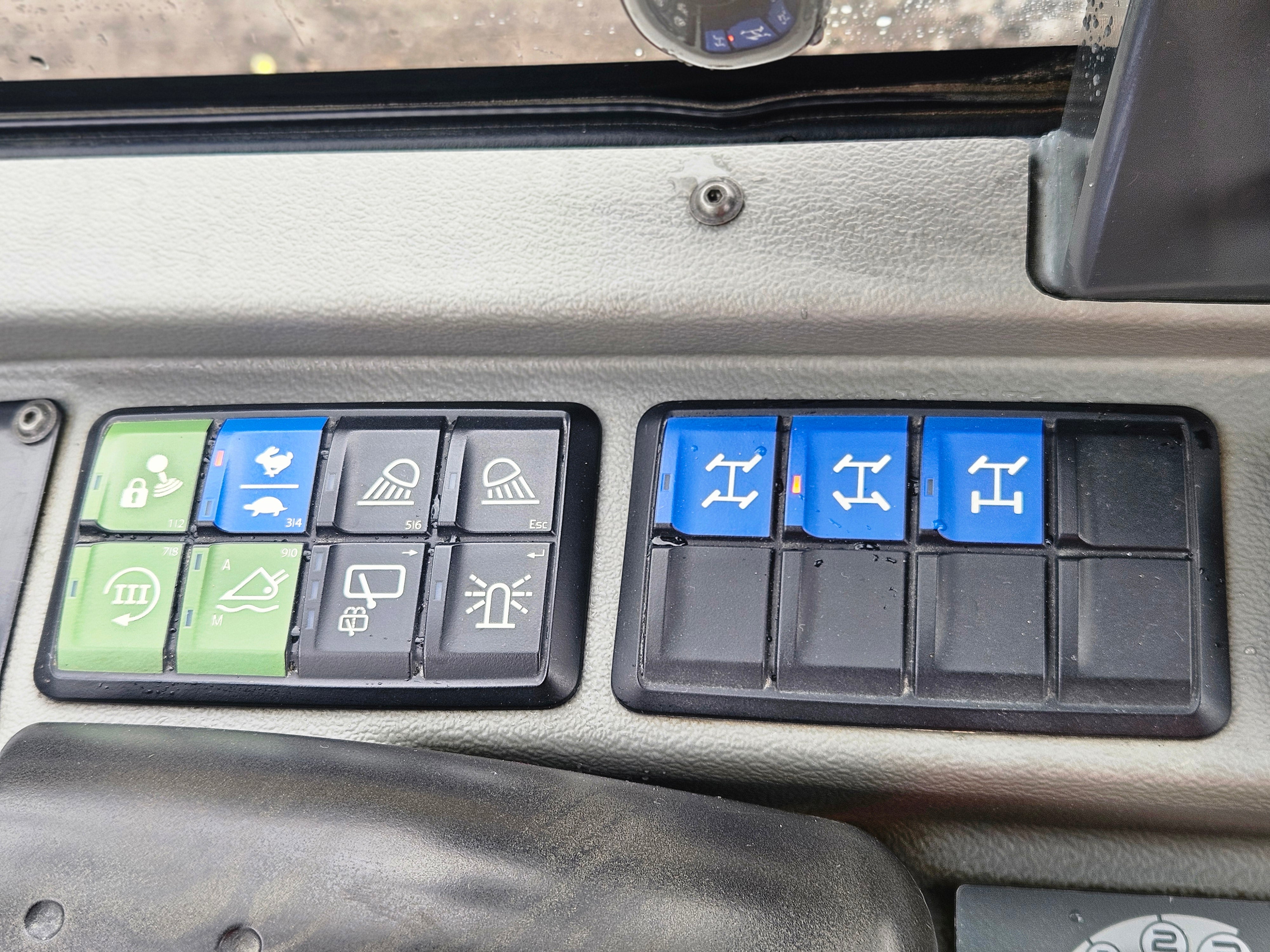 2016 Wacker Neuson 353 Loader