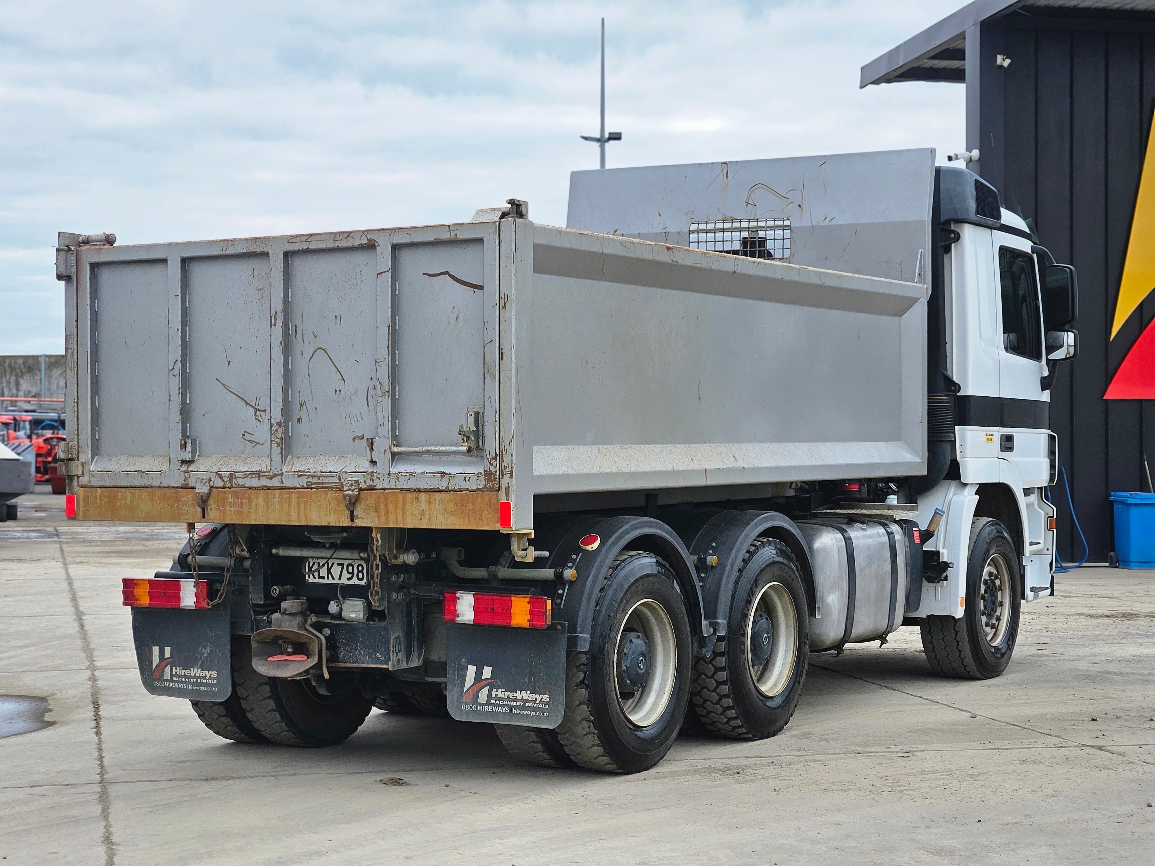2010 Mercedes-Benz Actros 2644 Tip Truck