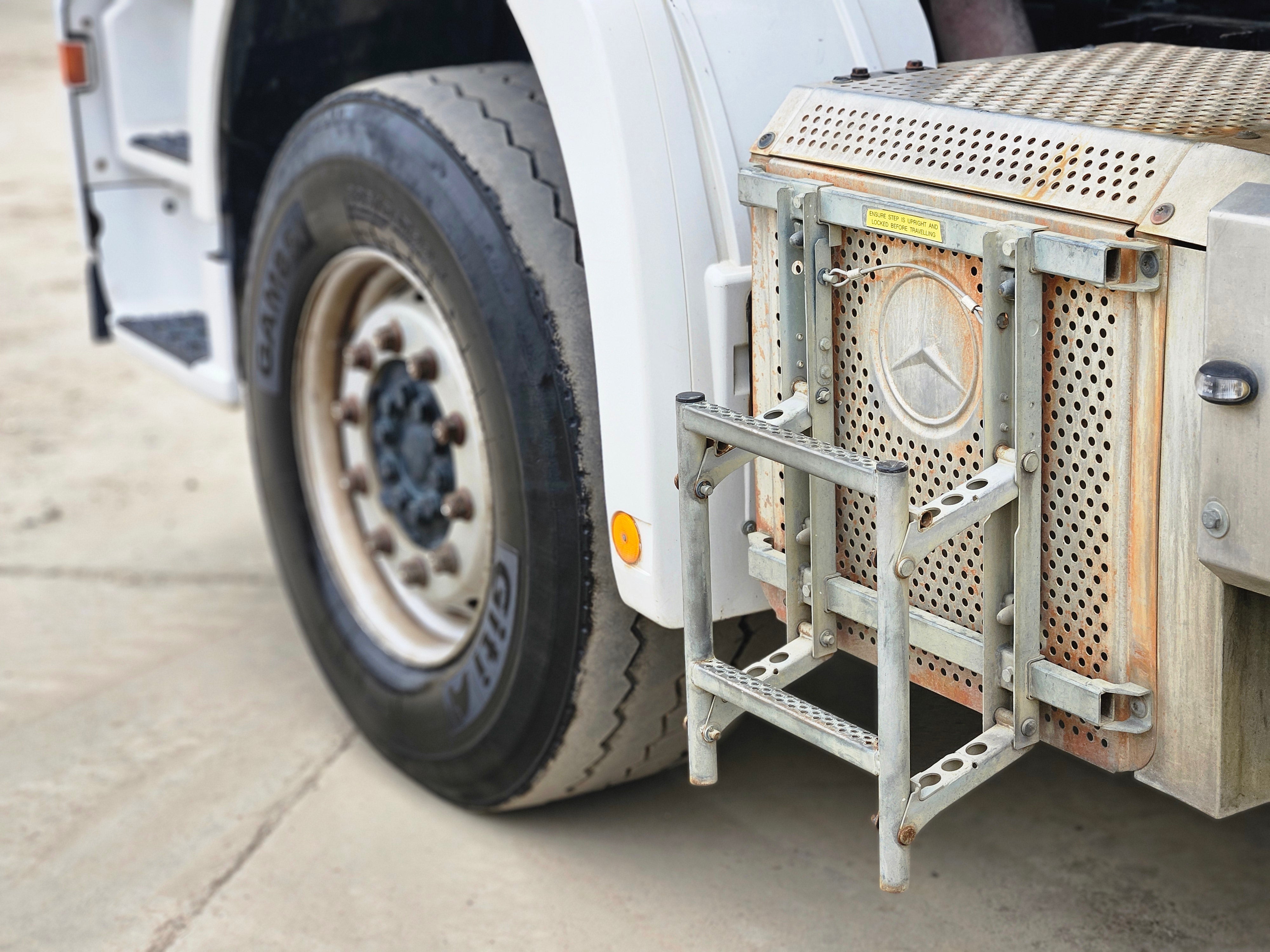 2010 Mercedes-Benz Actros 2644 Tip Truck