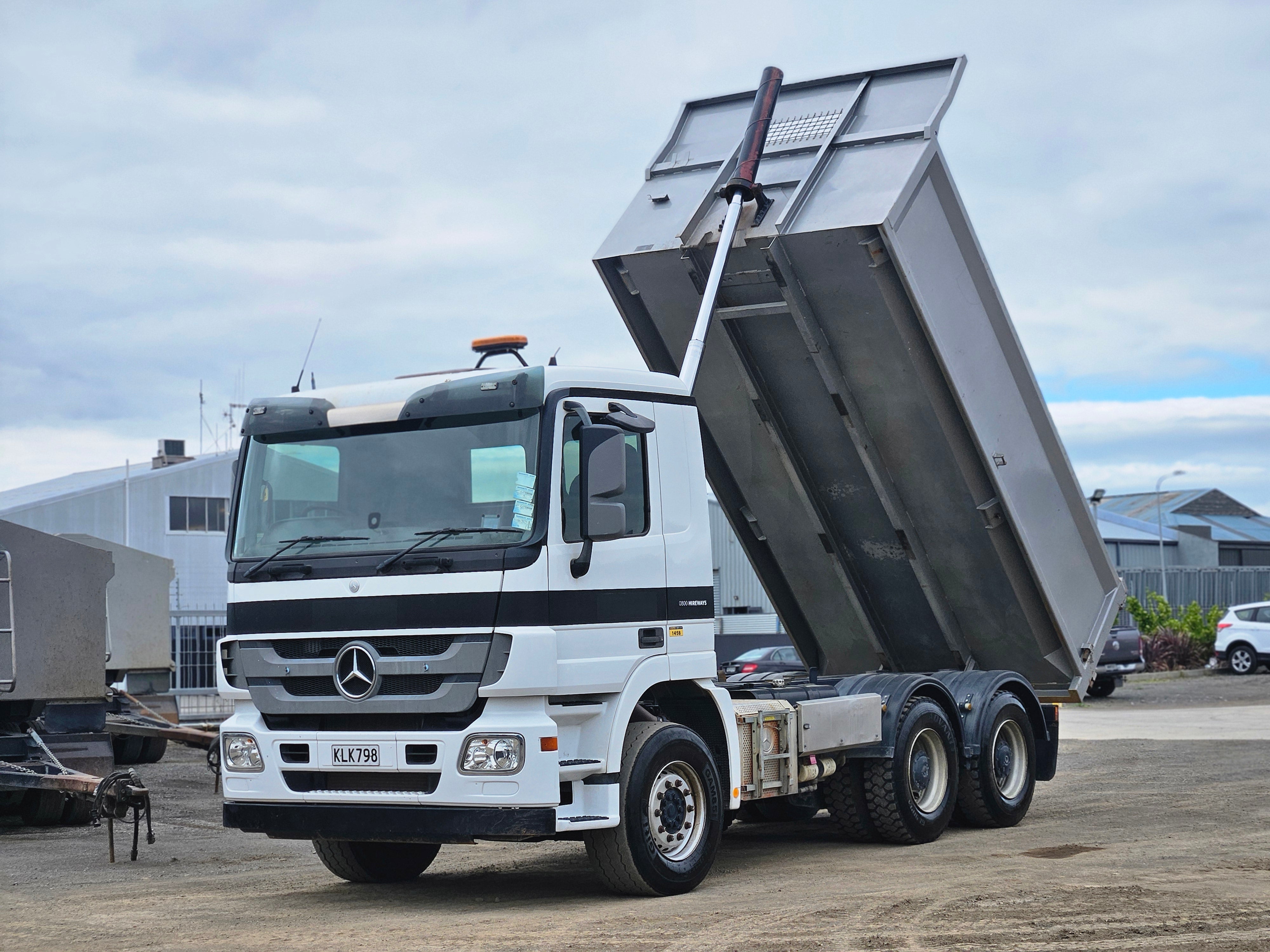 2010 Mercedes-Benz Actros 2644 Tip Truck