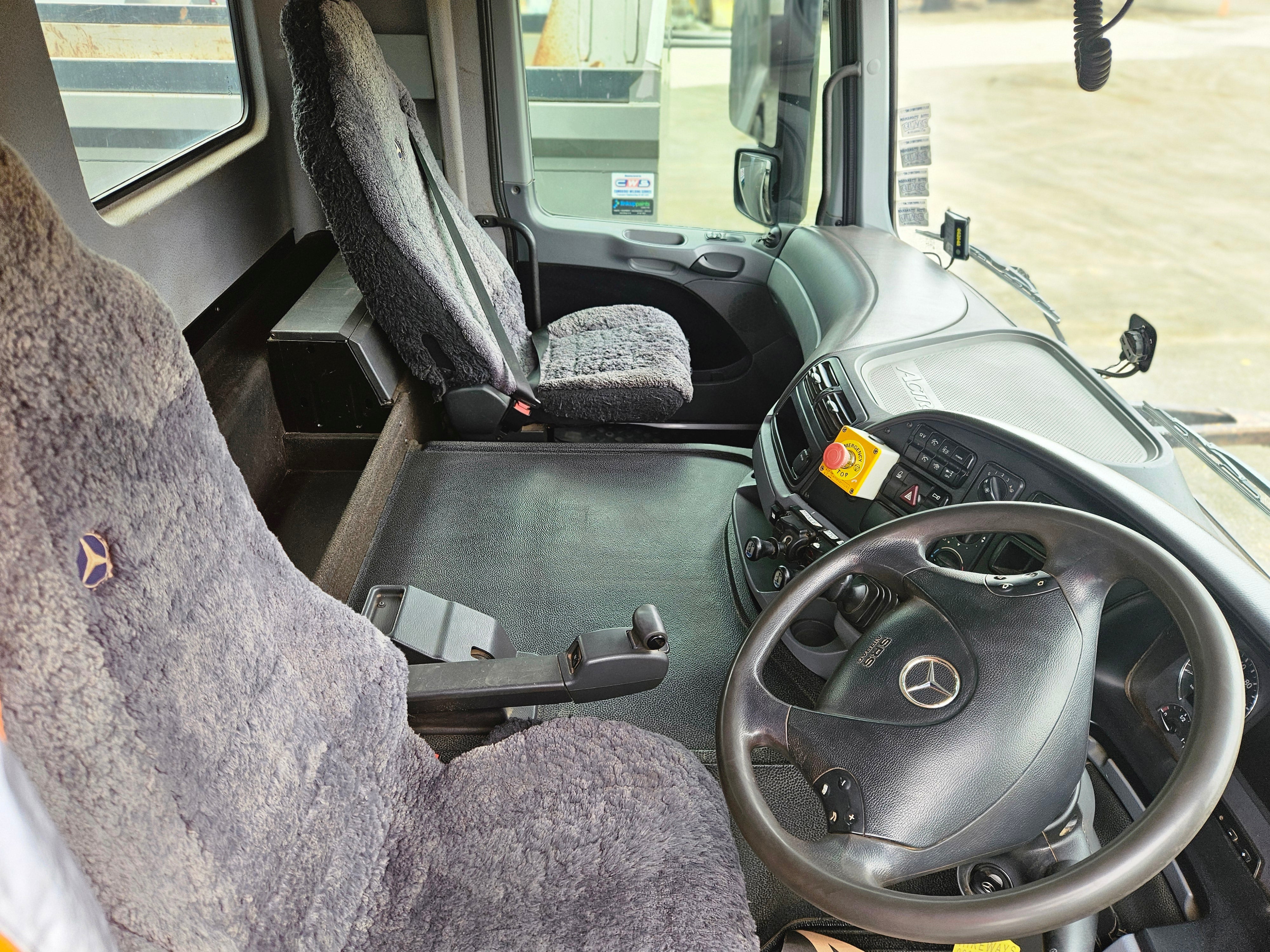 2010 Mercedes-Benz Actros 2644 Tip Truck