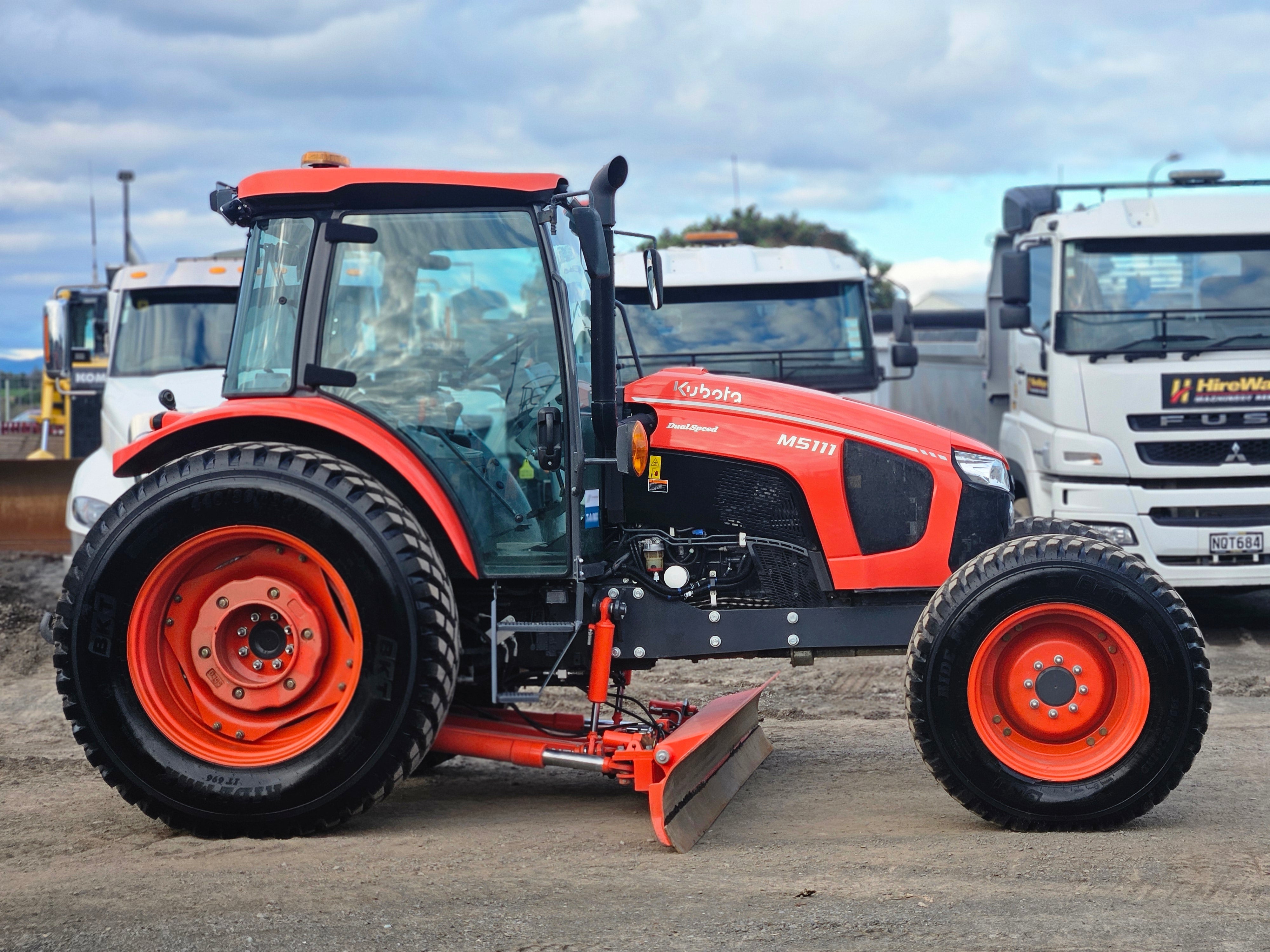 2023 Neilo M5111 Grader (Cabin)