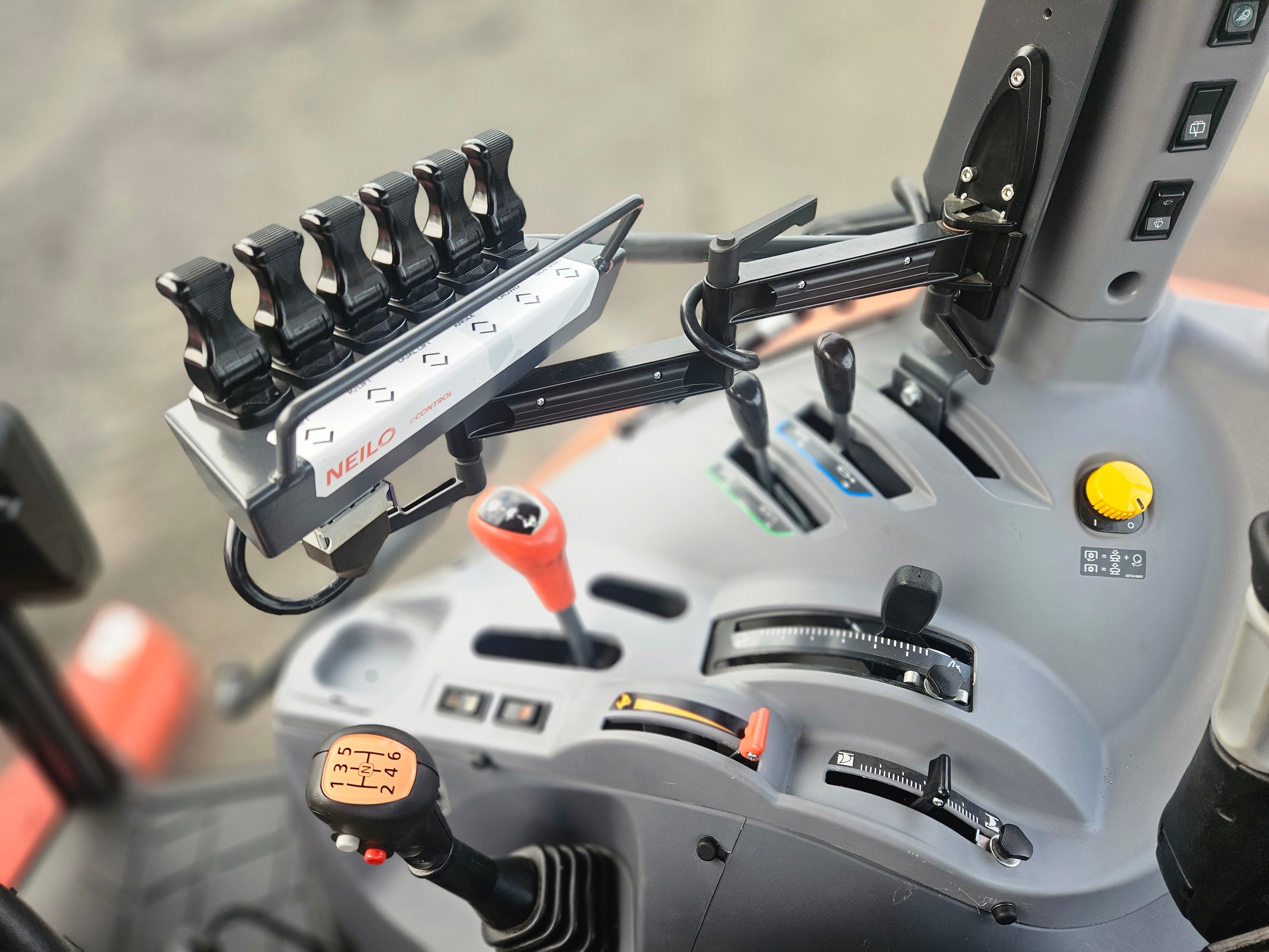 2023 Neilo M5111 Grader (Cabin)