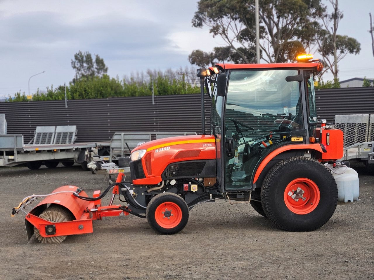 2020 Neilo B3150 Tractor Broom & Trailer