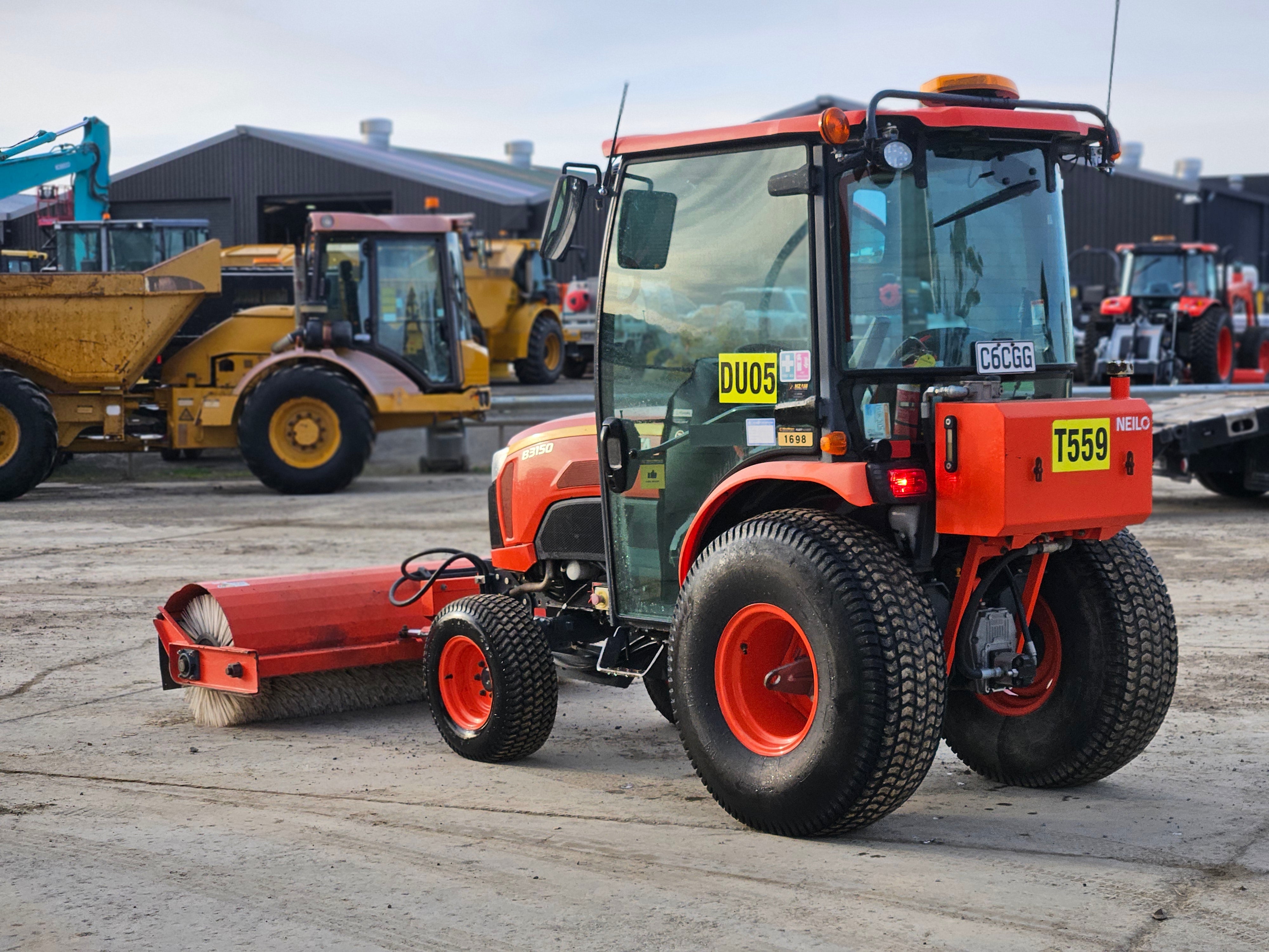 2020 Neilo B3150 Tractor Broom & Trailer
