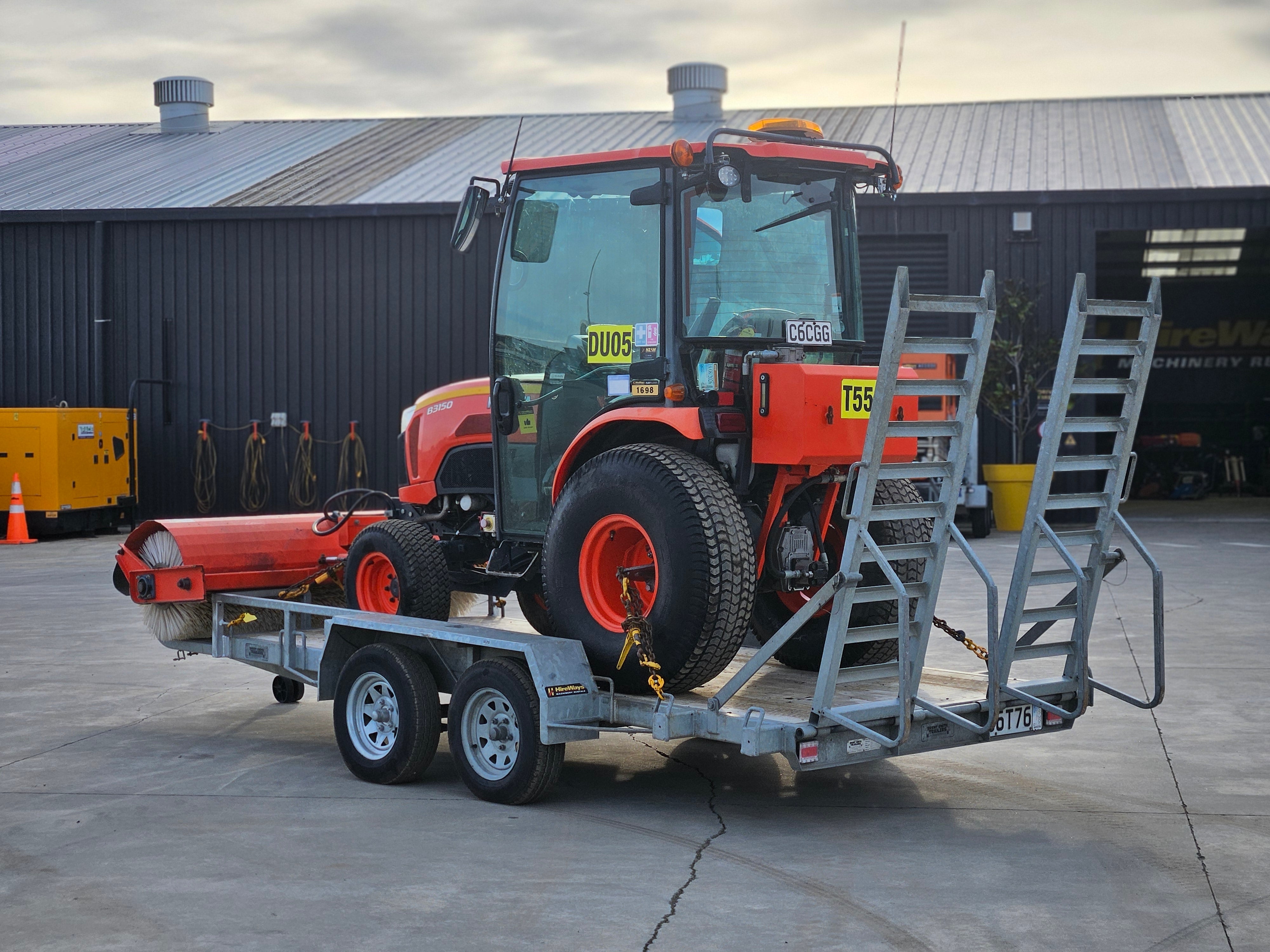 2020 Neilo B3150 Tractor Broom & Trailer