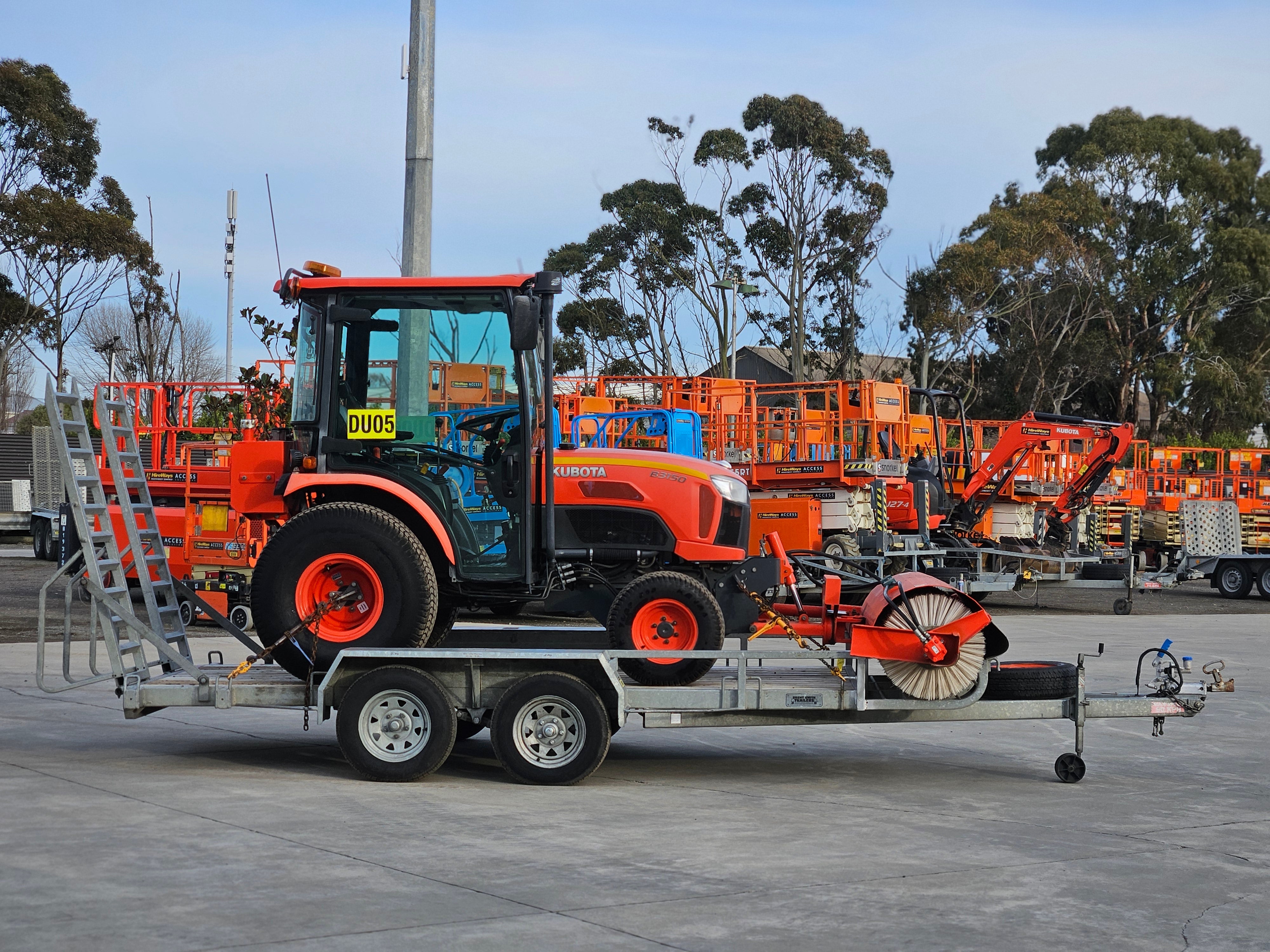 2020 Neilo B3150 Tractor Broom & Trailer