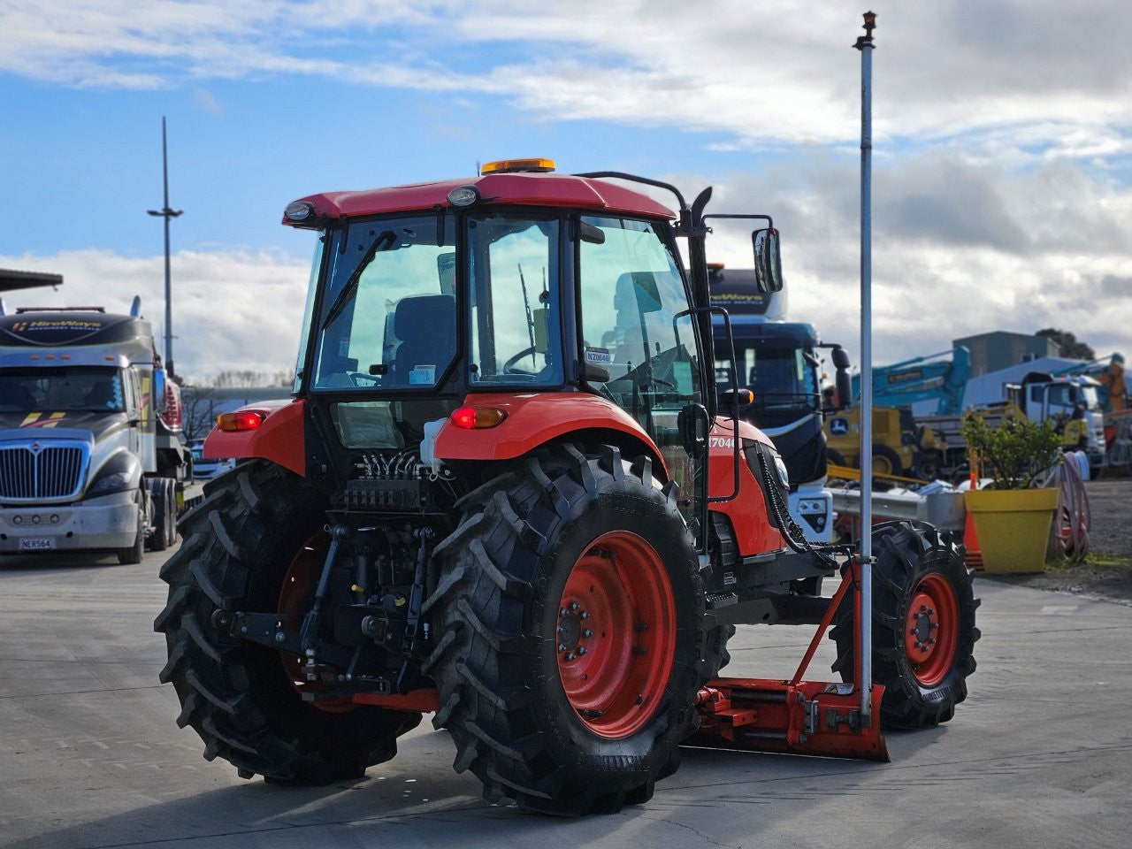 2022 Neilo M7040 Cabin Grader