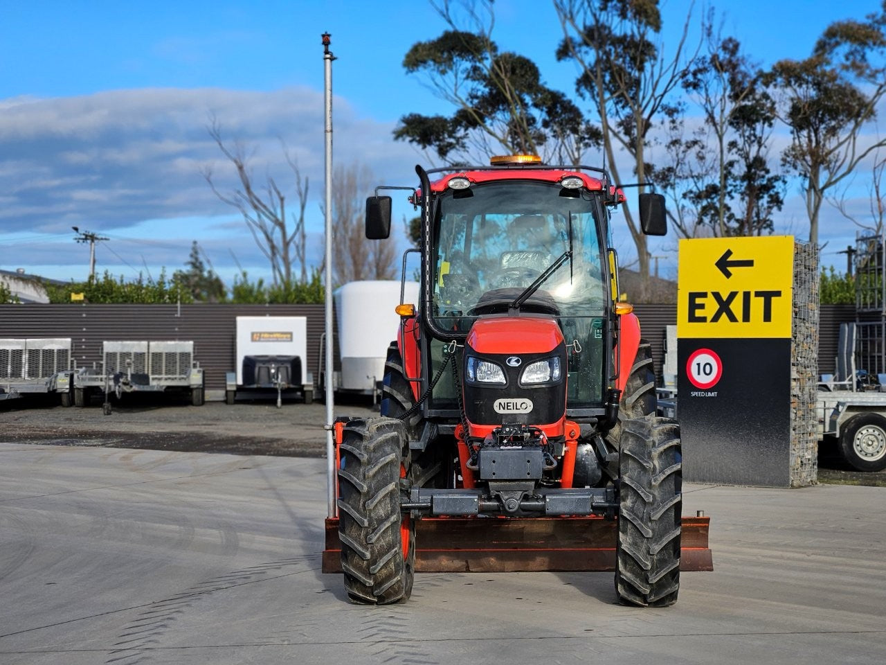 2022 Neilo M7040 Cabin Grader