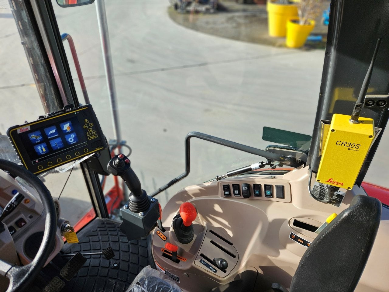 2022 Neilo M7040 Cabin Grader