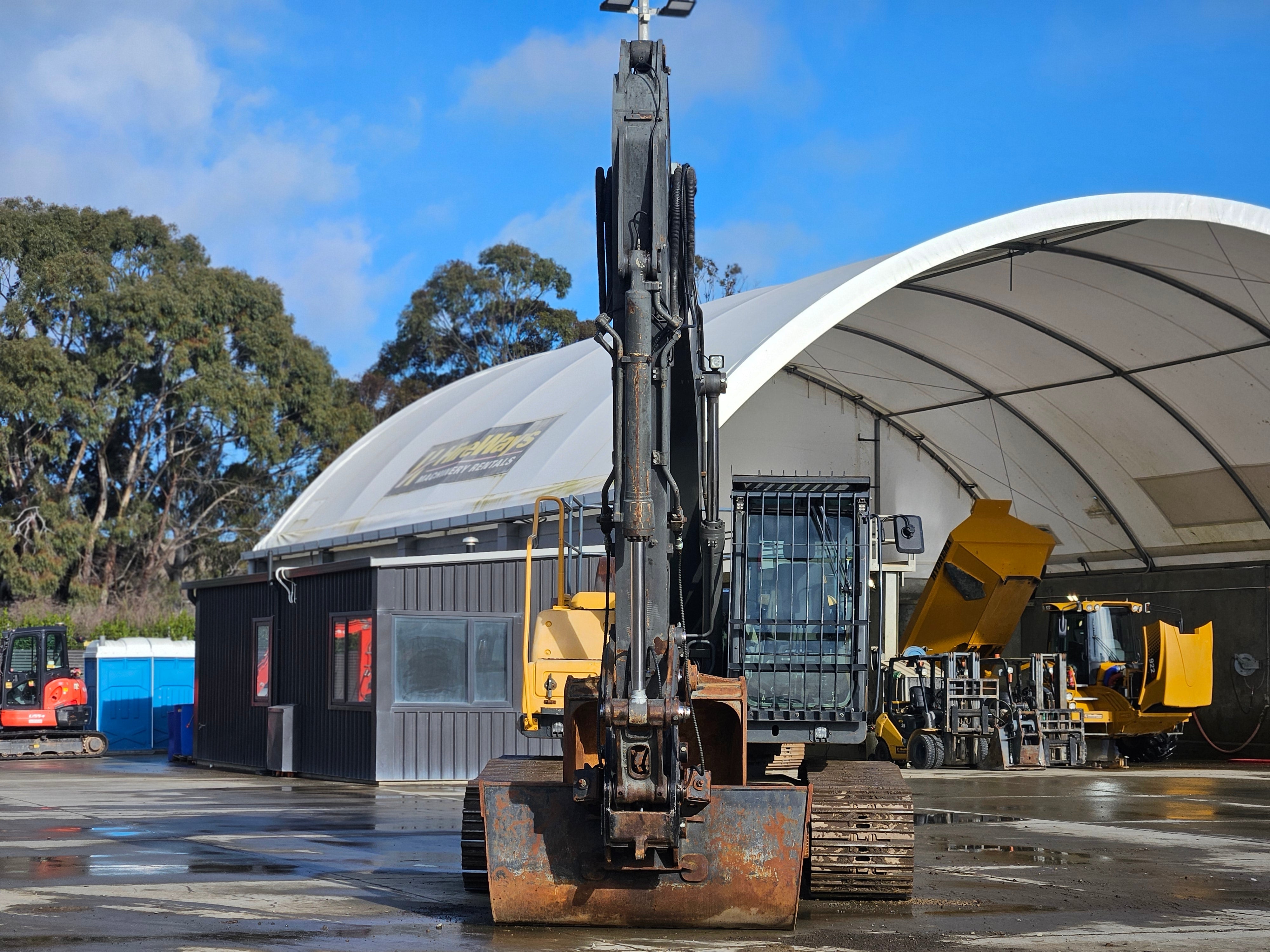 2012 Volvo EC220DL Excavator