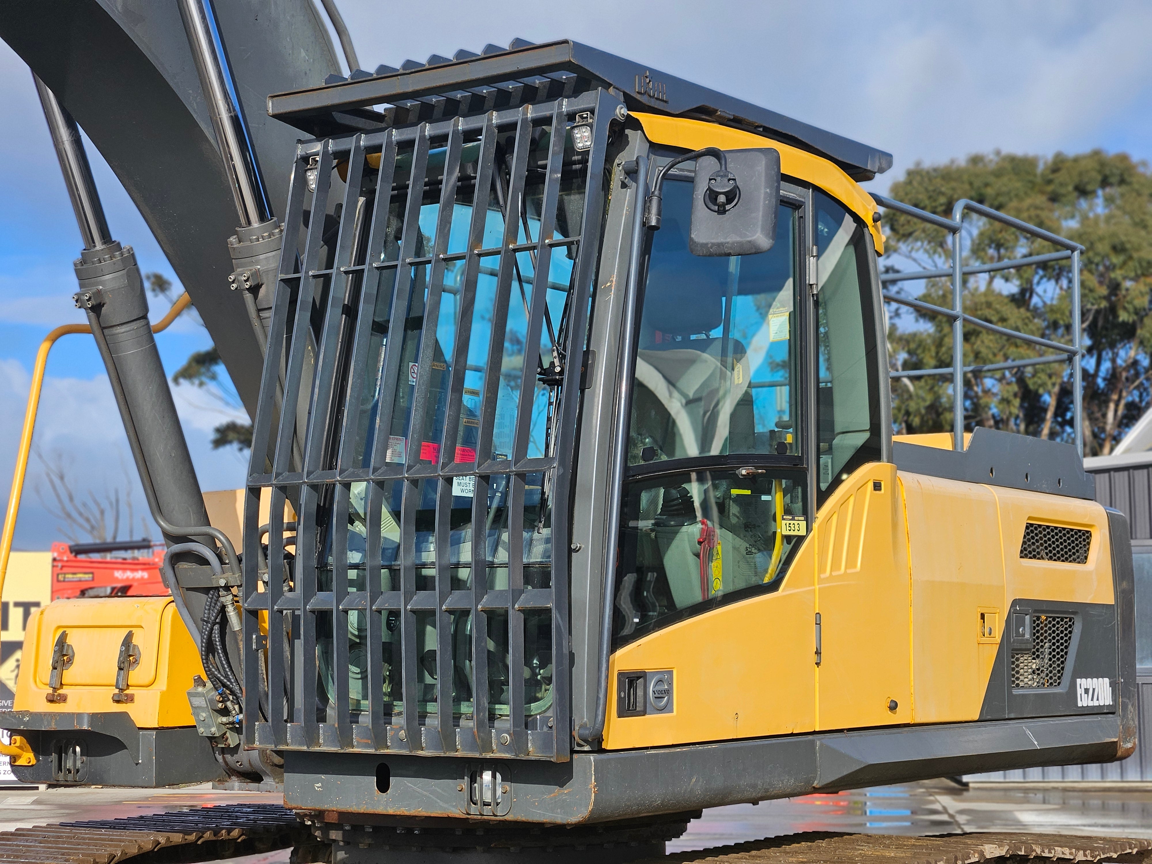 2012 Volvo EC220DL Excavator