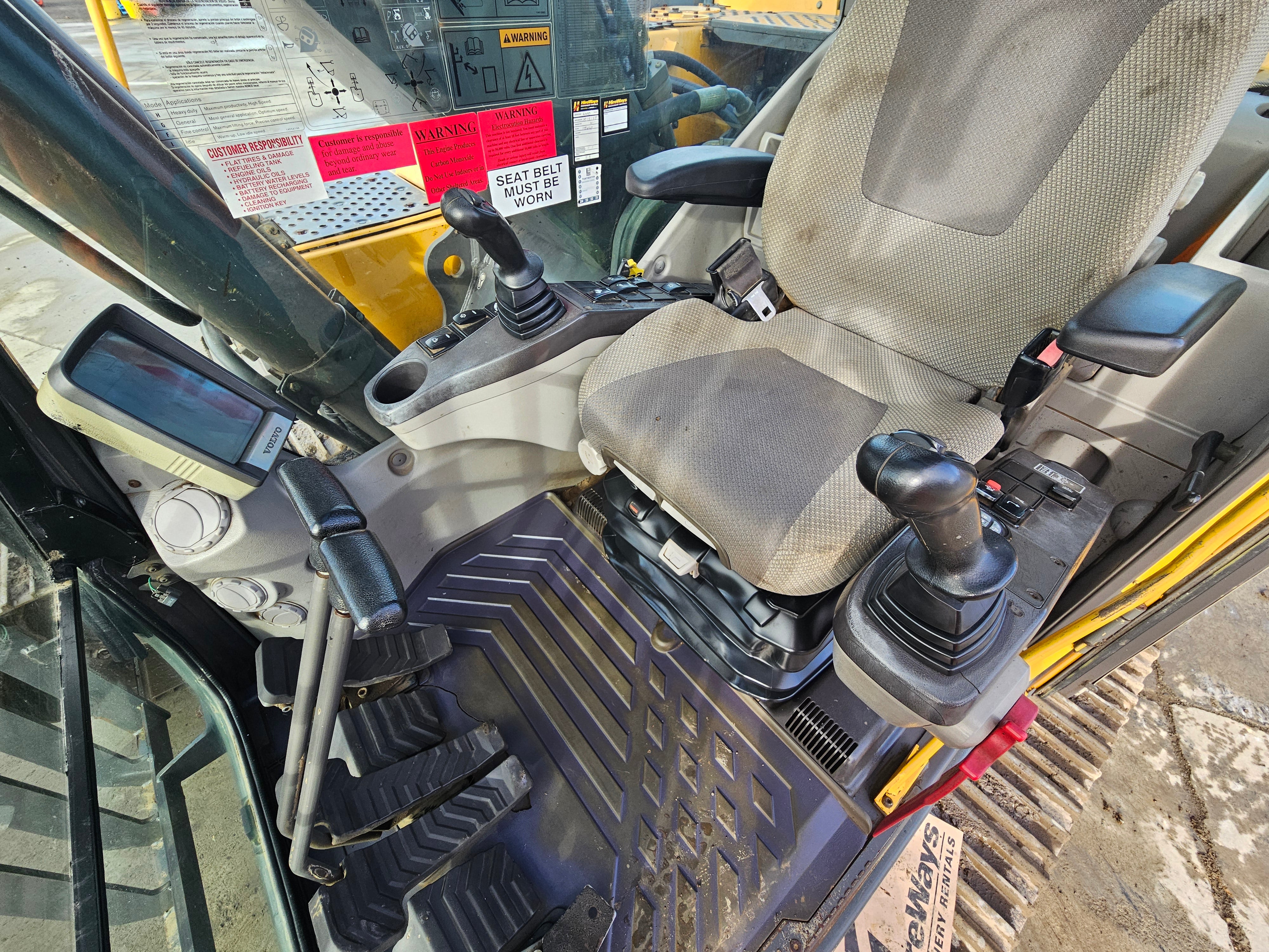 2012 Volvo EC220DL Excavator