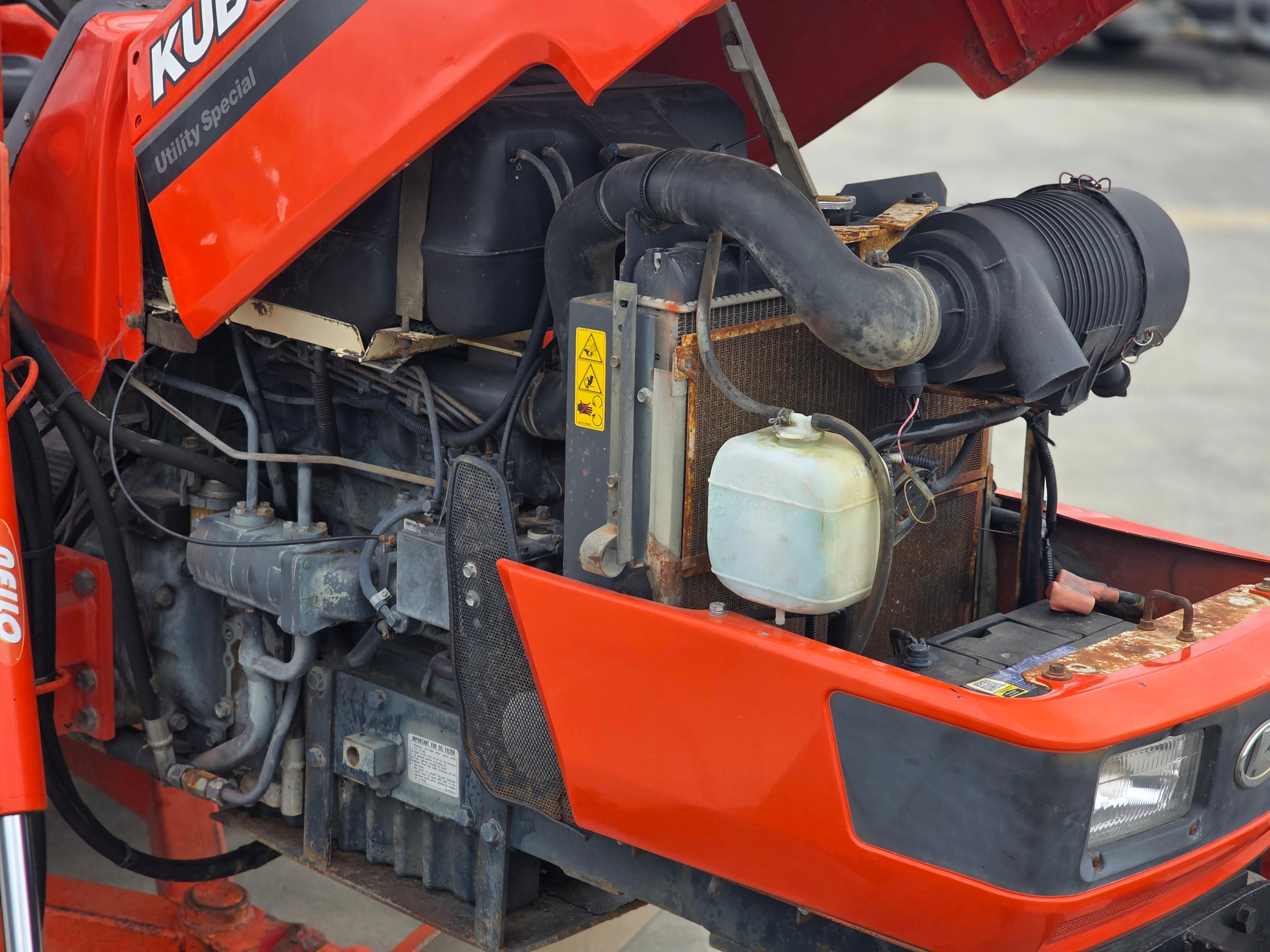 2003 Neilo M5700 Tractor Grader w/ Rear Broom