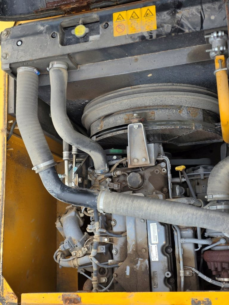 2017 Kato HD512-6 Excavator