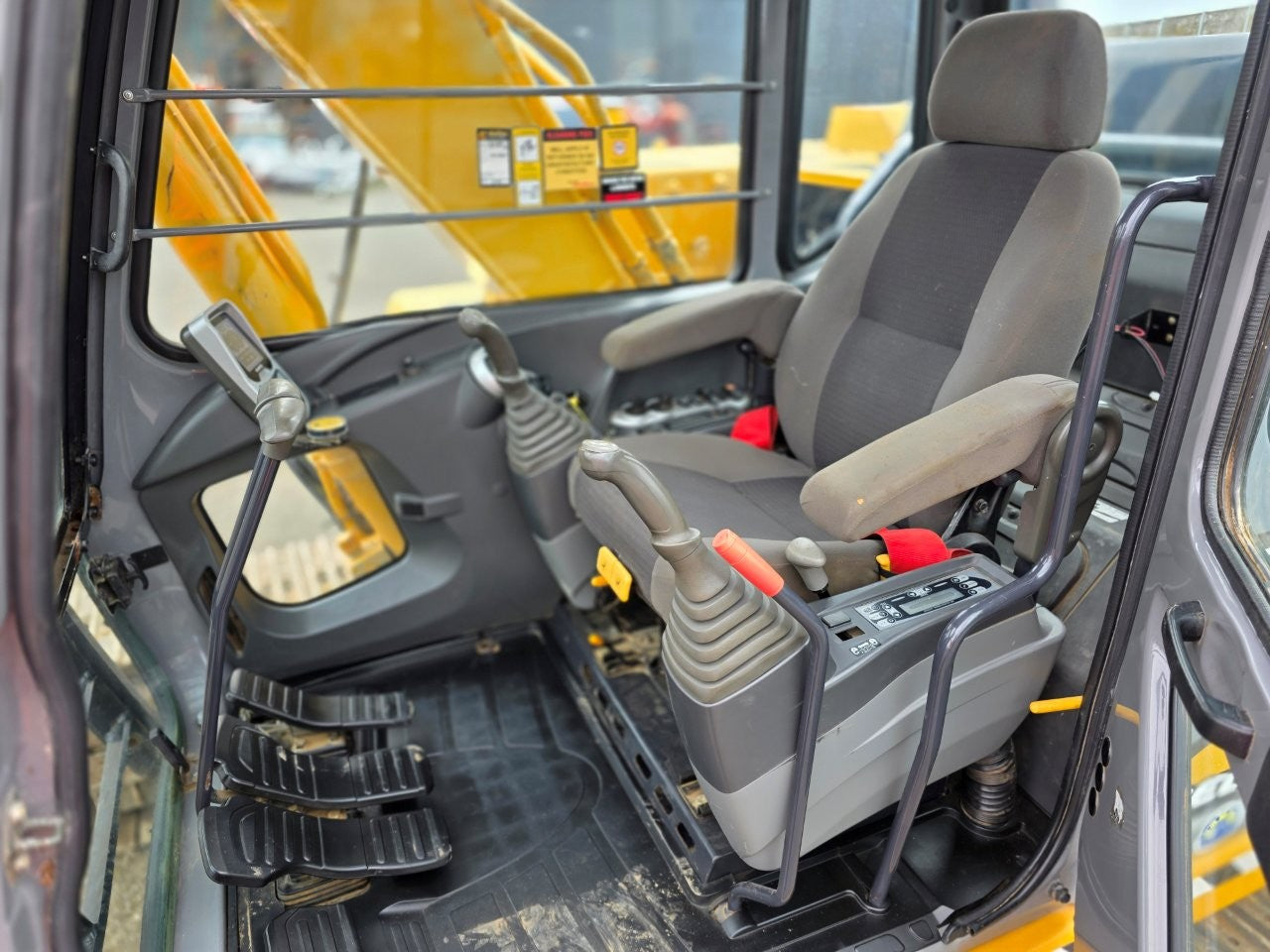 2017 Kato HD512-6 Excavator