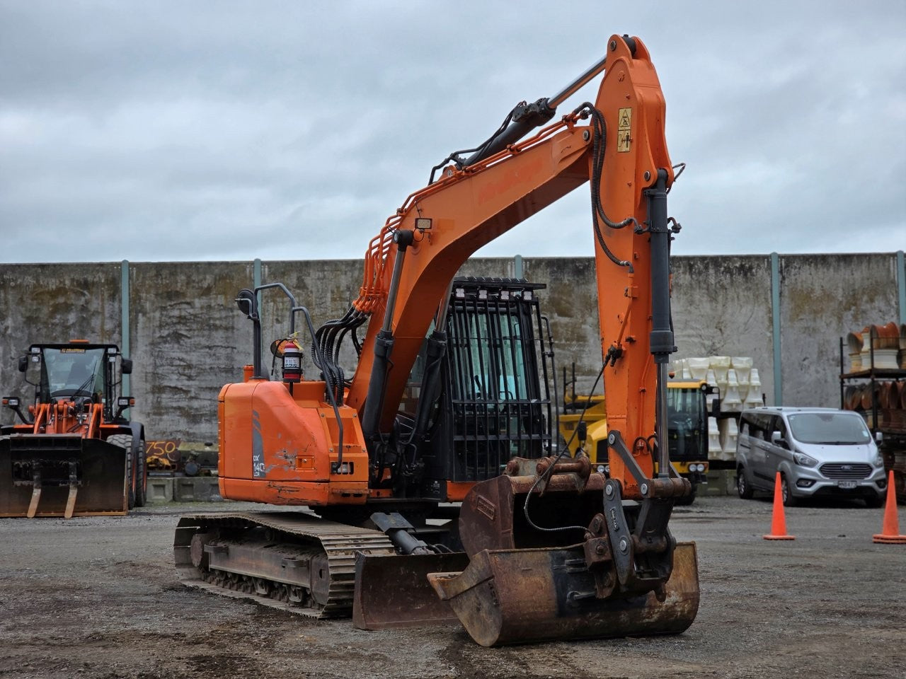 2016 Doosan DX140LCR Excavator