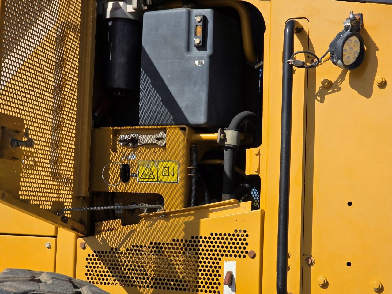 2010 Caterpillar 120M Grader
