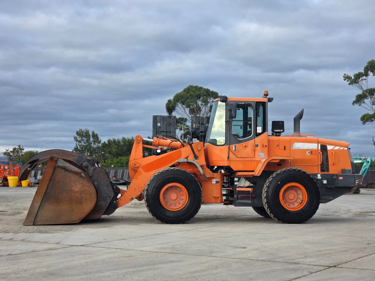 2014 Doosan DL250 Loader