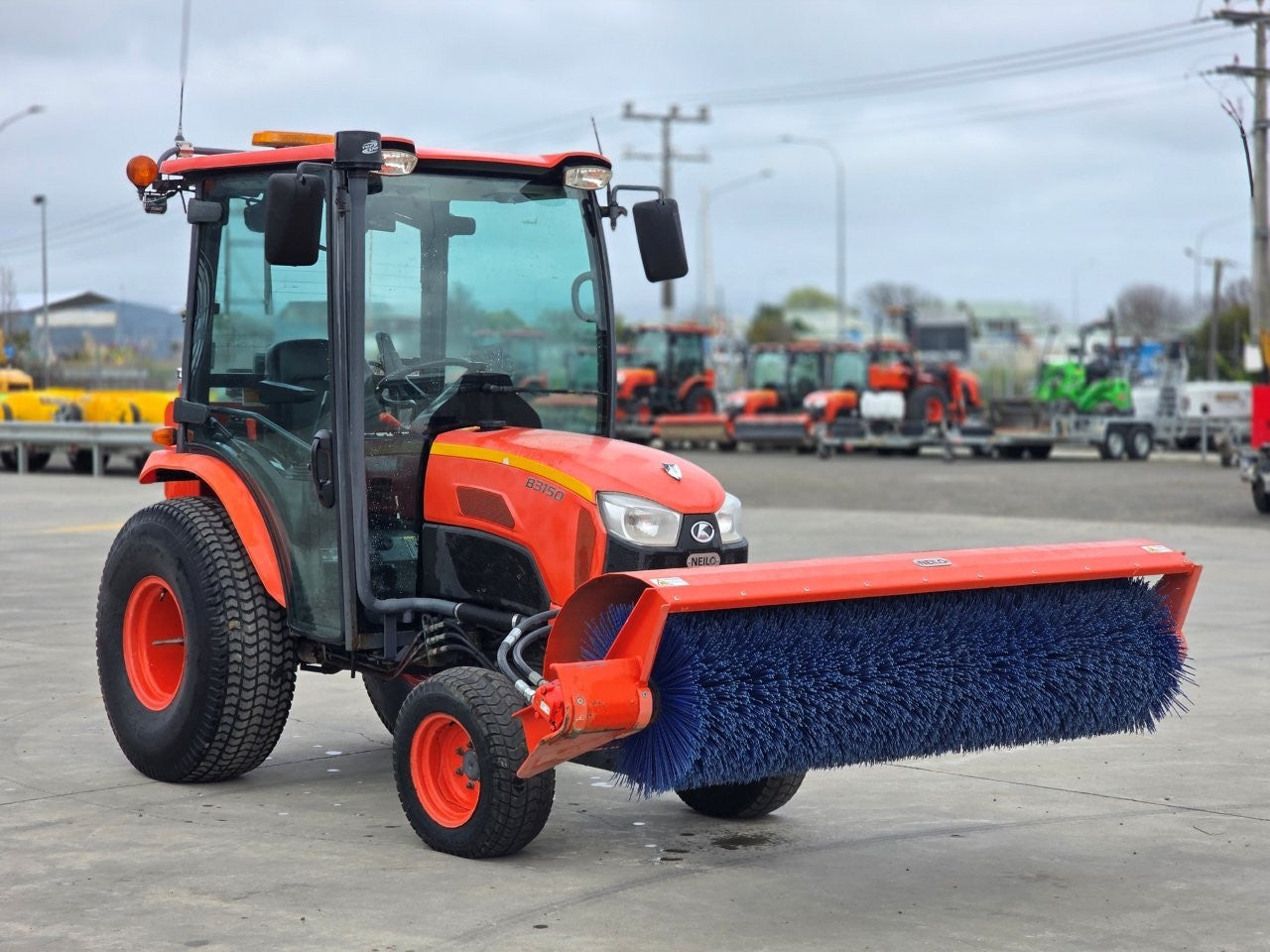 2020 Neilo B3150 Cabin Tractor Broom