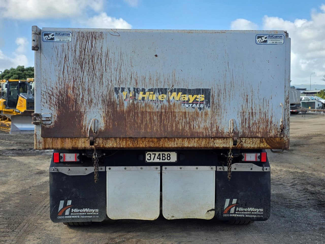 2022 MJ Customs 2Axle Tip Trailer