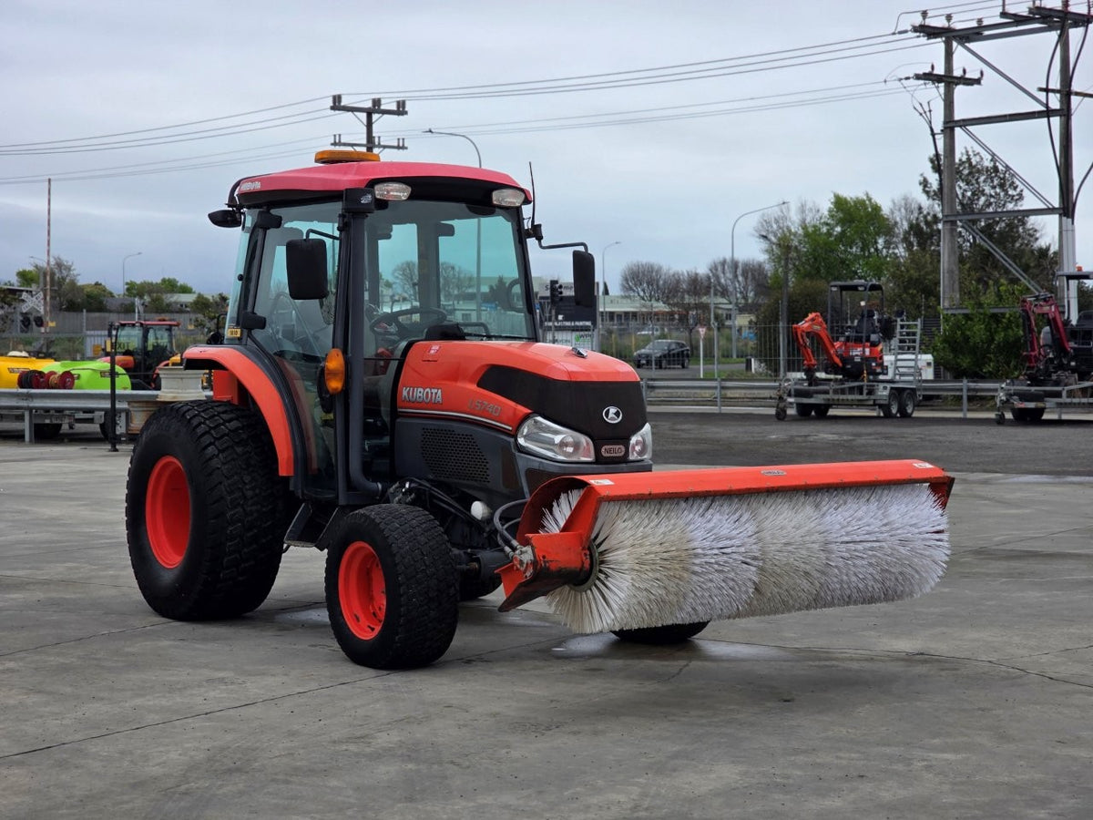 2021 Neilo L5740 Tractor Broom