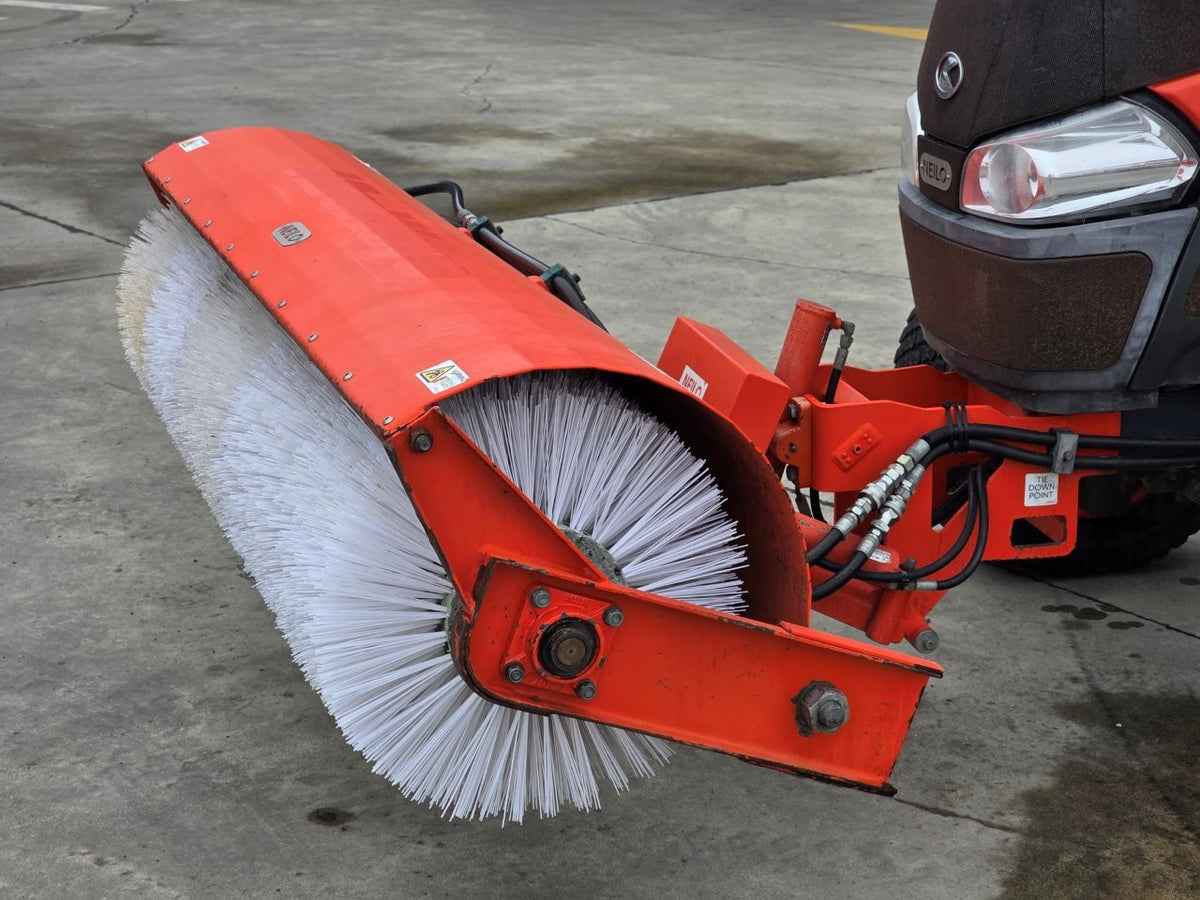 2021 Neilo L5740 Tractor Broom