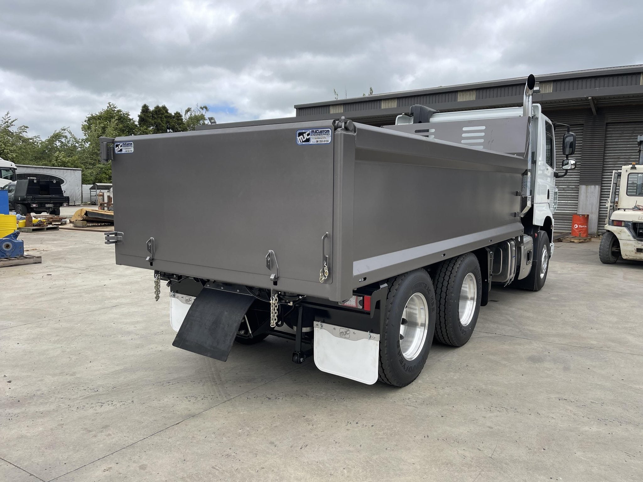 MJ Customs Isuzu/Fuso Tipper Bin - New