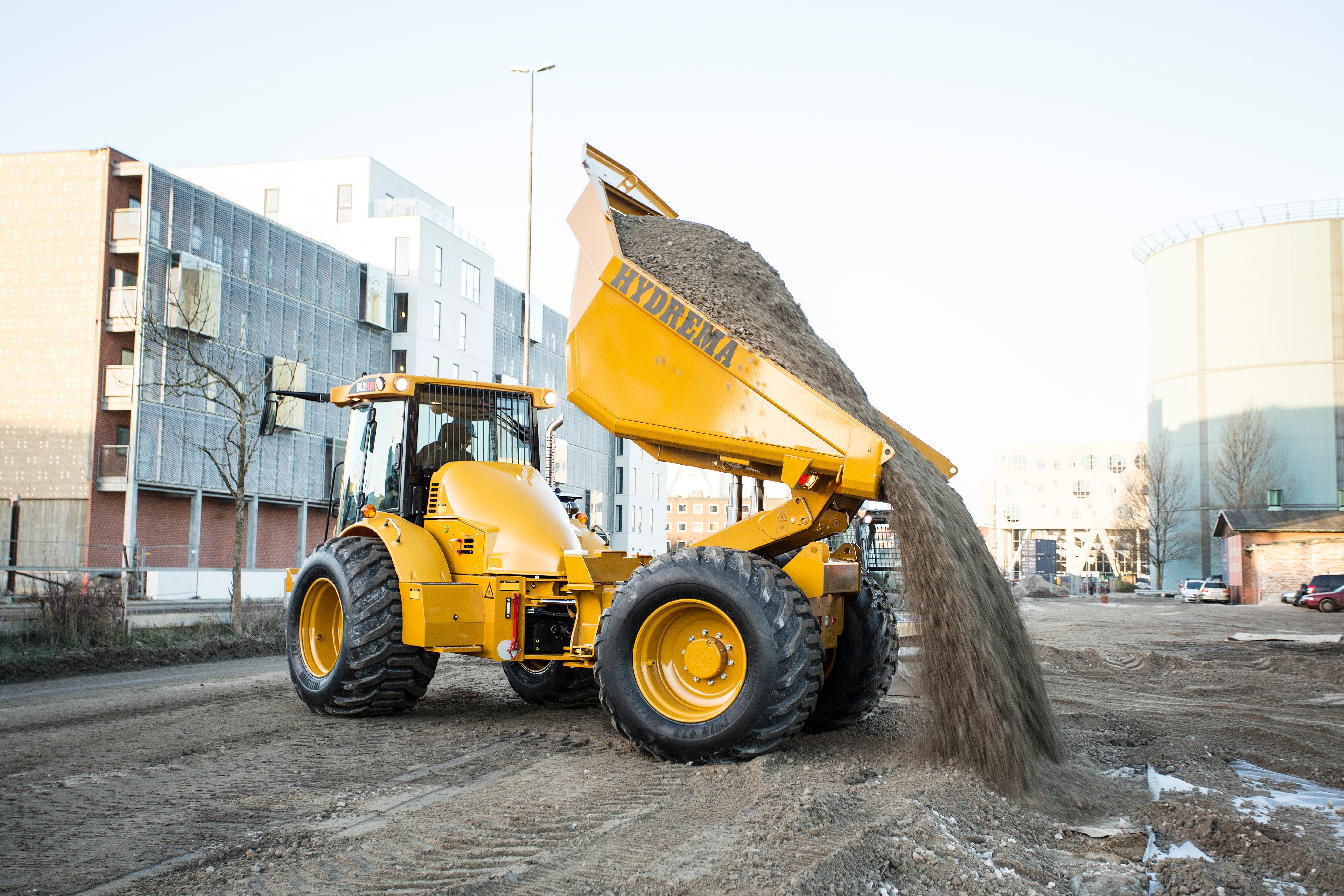 Hydrema 912 tipping material