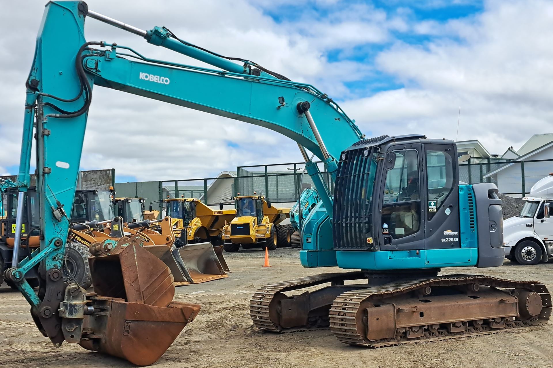 2015 Kobelco SK225SR - 2 Excavator