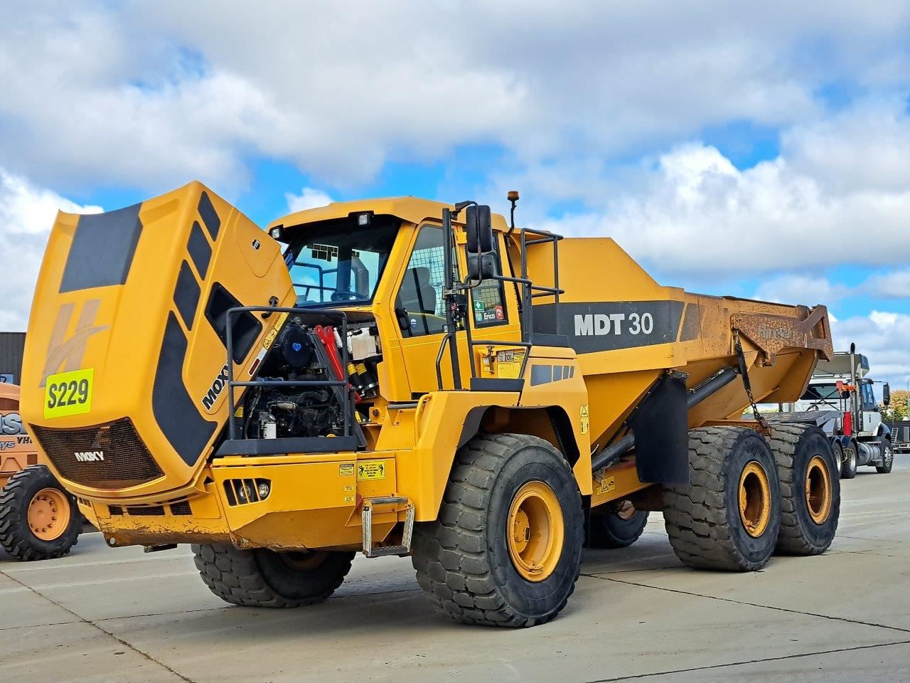 2017 Moxy MDT30 Dump Truck