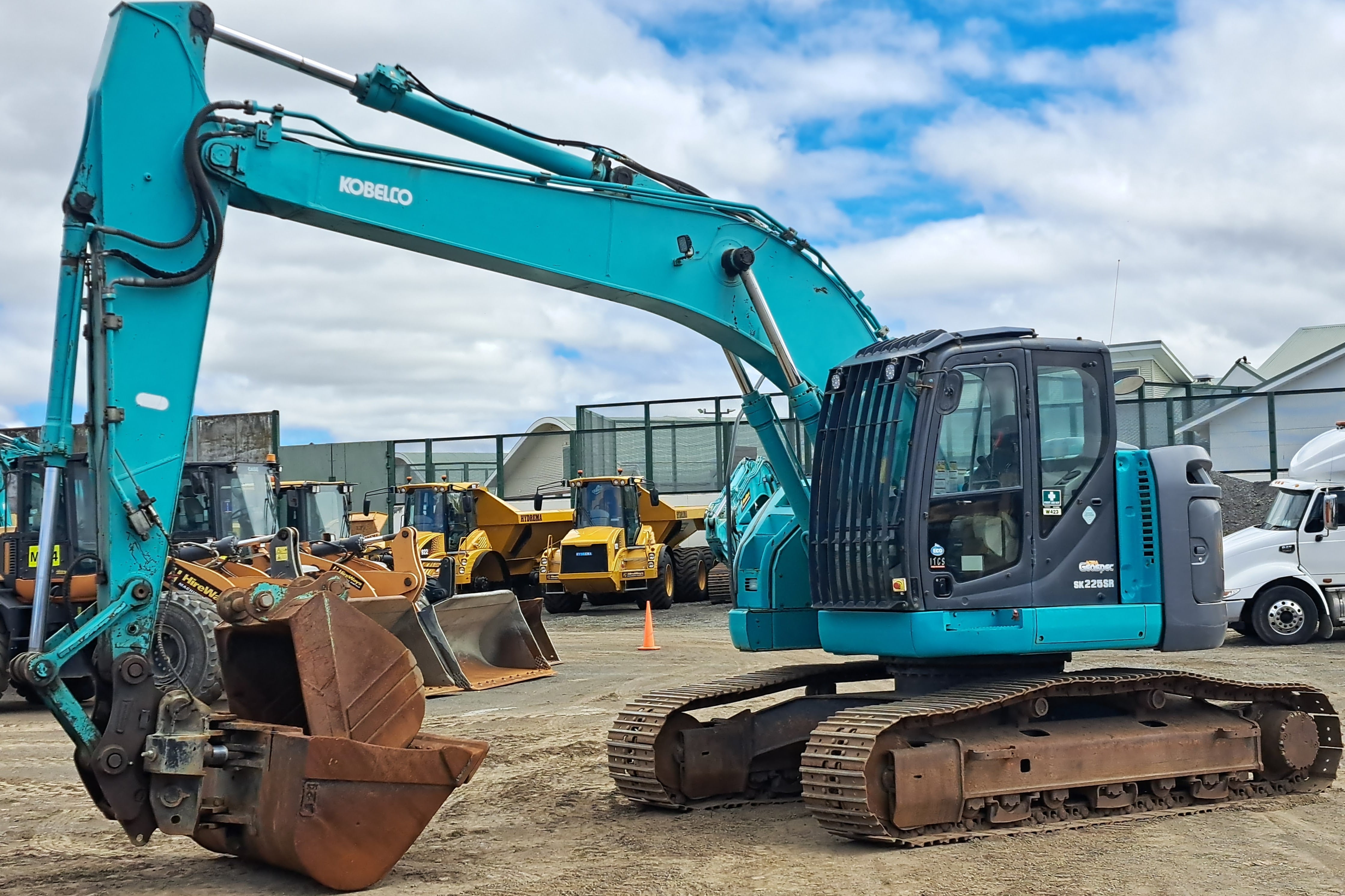 2015 Kobelco SK225SR-2 Excavator