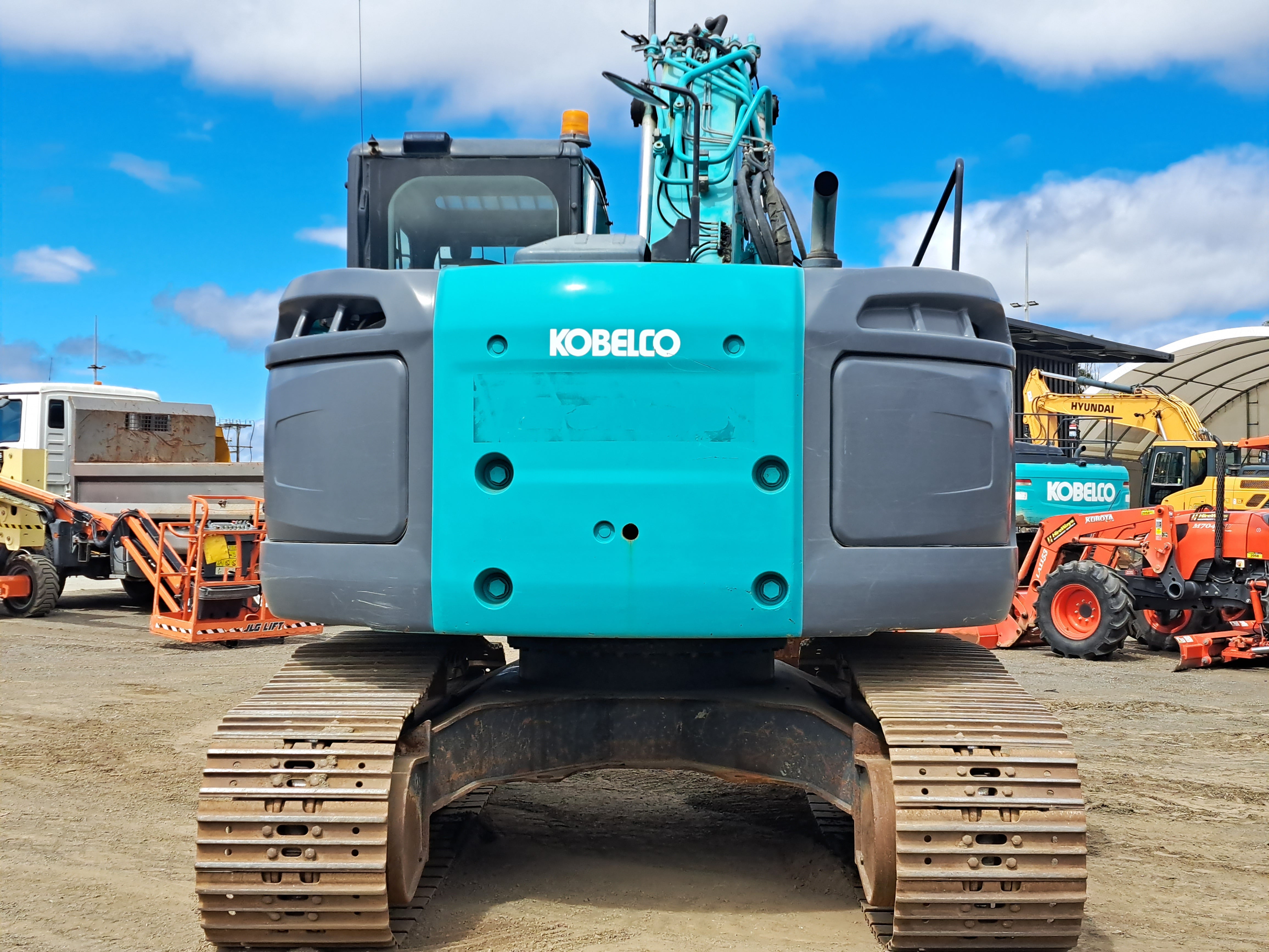 2015 Kobelco SK225SR-2 Excavator