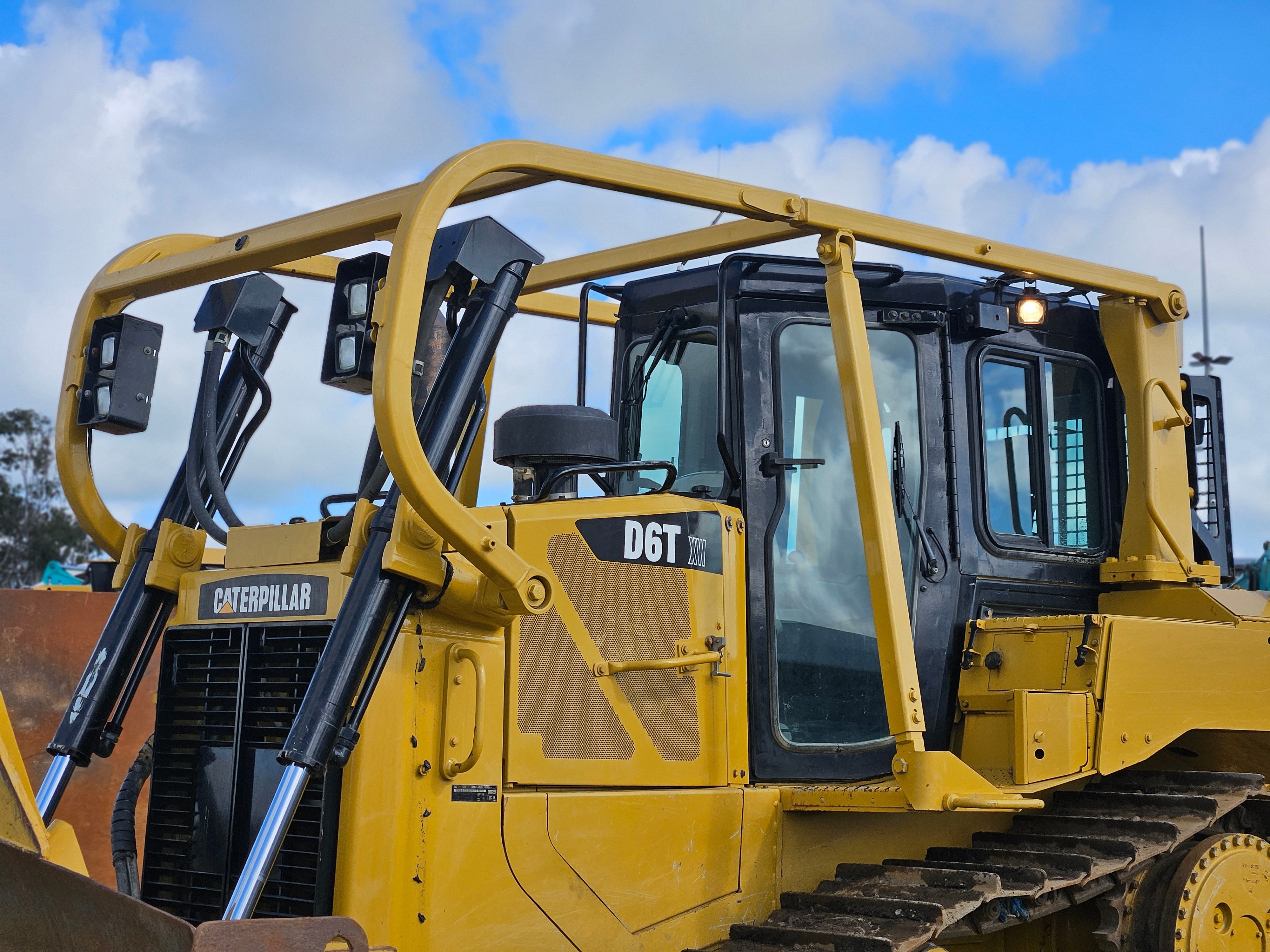 2013 CAT D6T XW Bulldozer