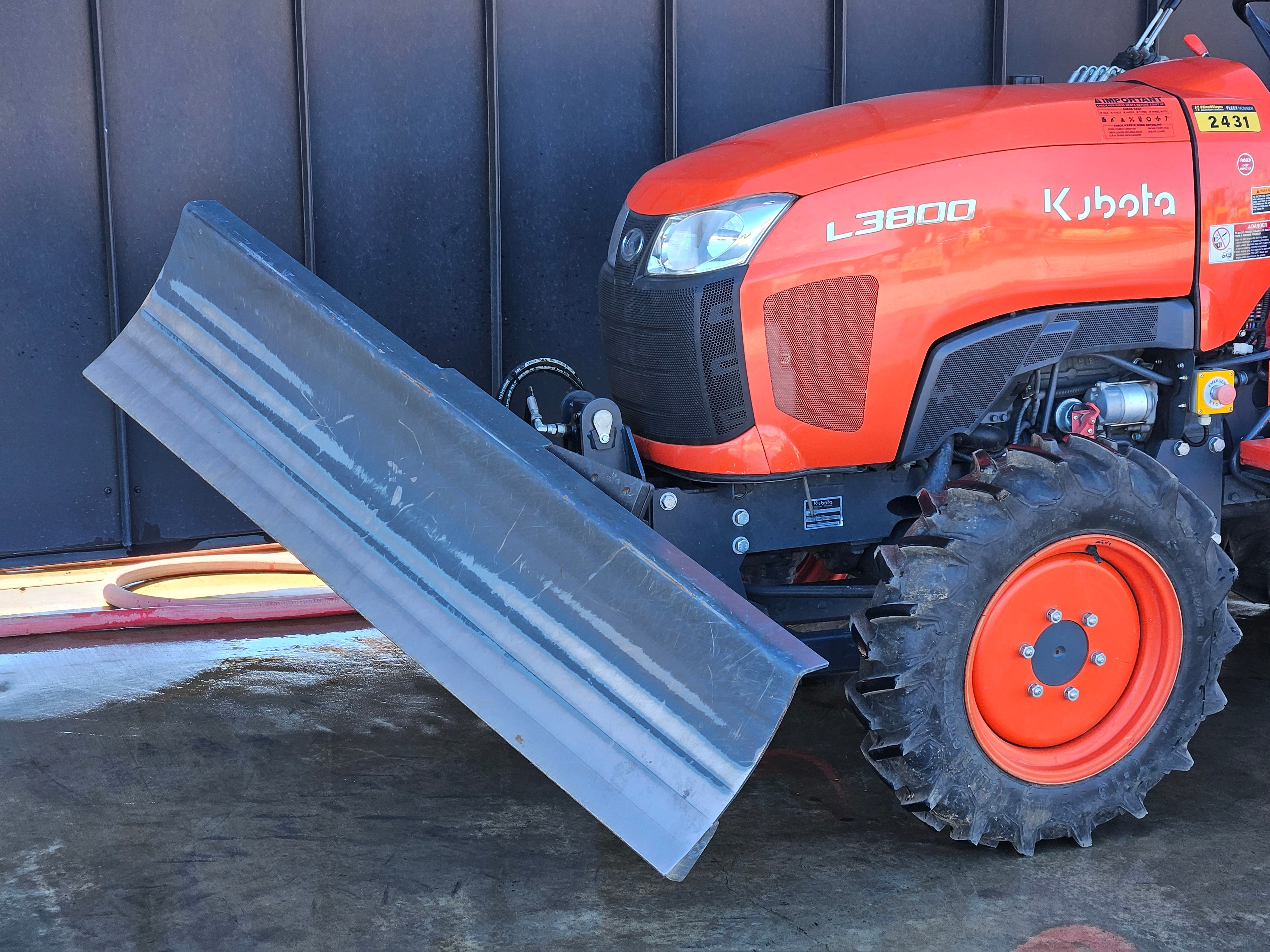 Kubota L3800D Trencher