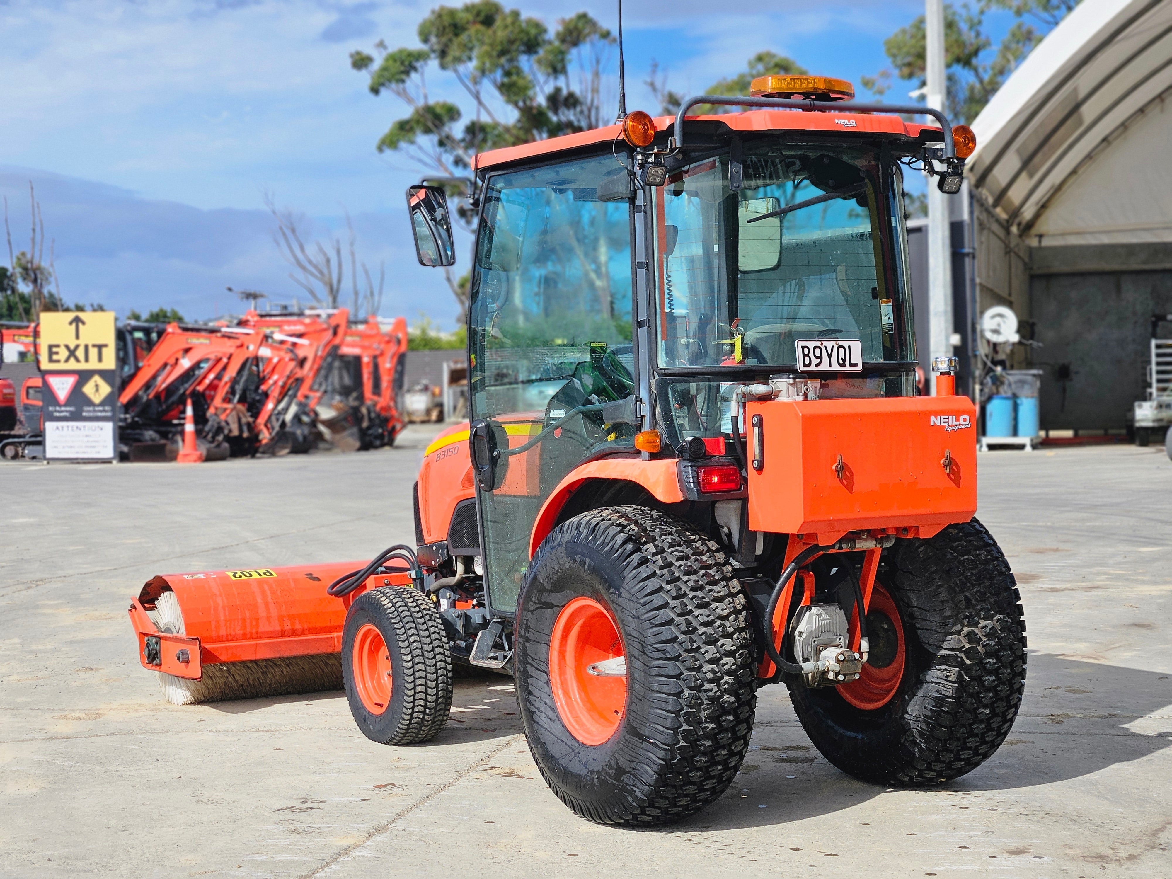 2019 Kubota B3150 Neilo Broom