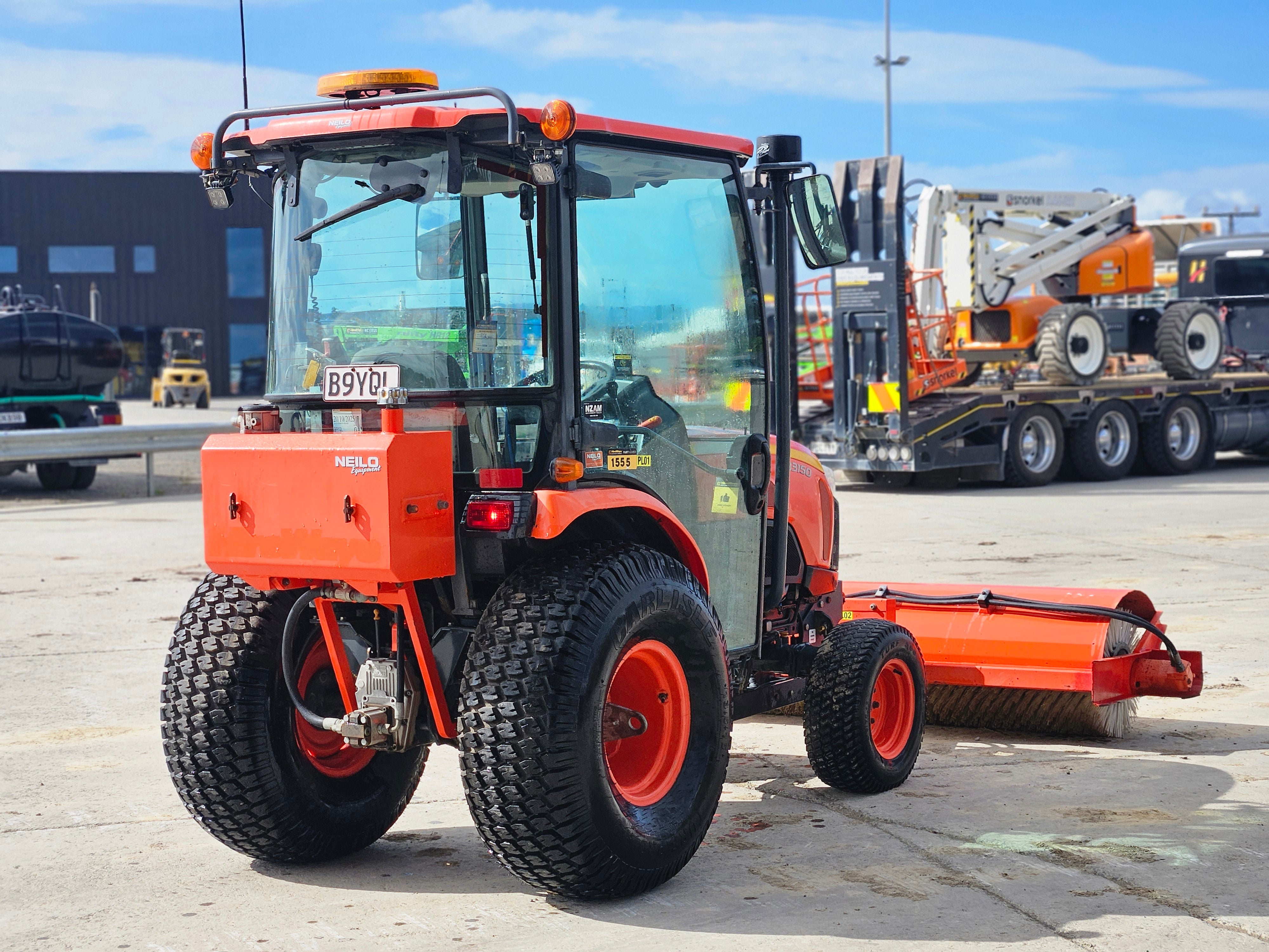 2019 Kubota B3150 Neilo Broom