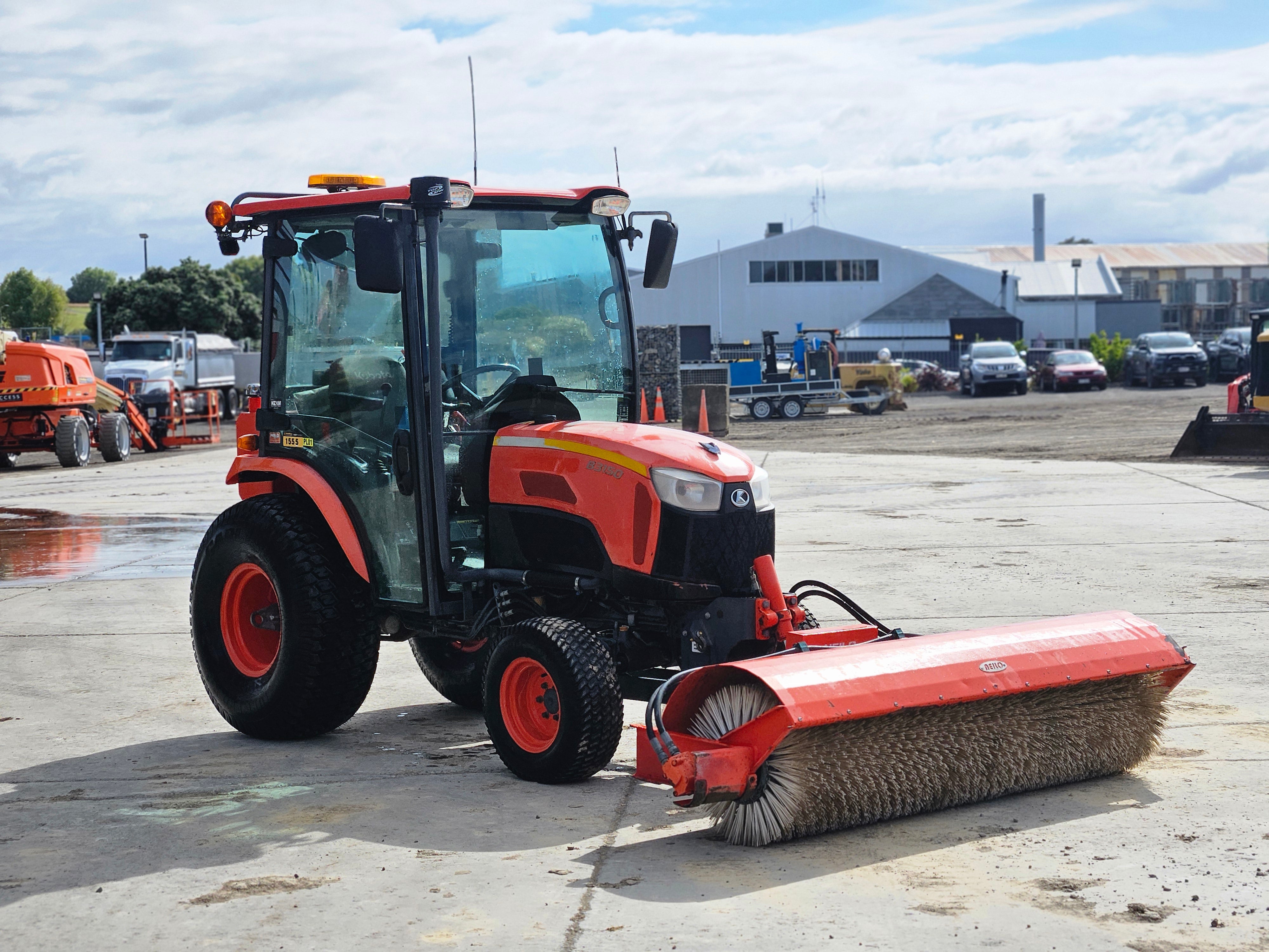 2019 Kubota B3150 Neilo Broom