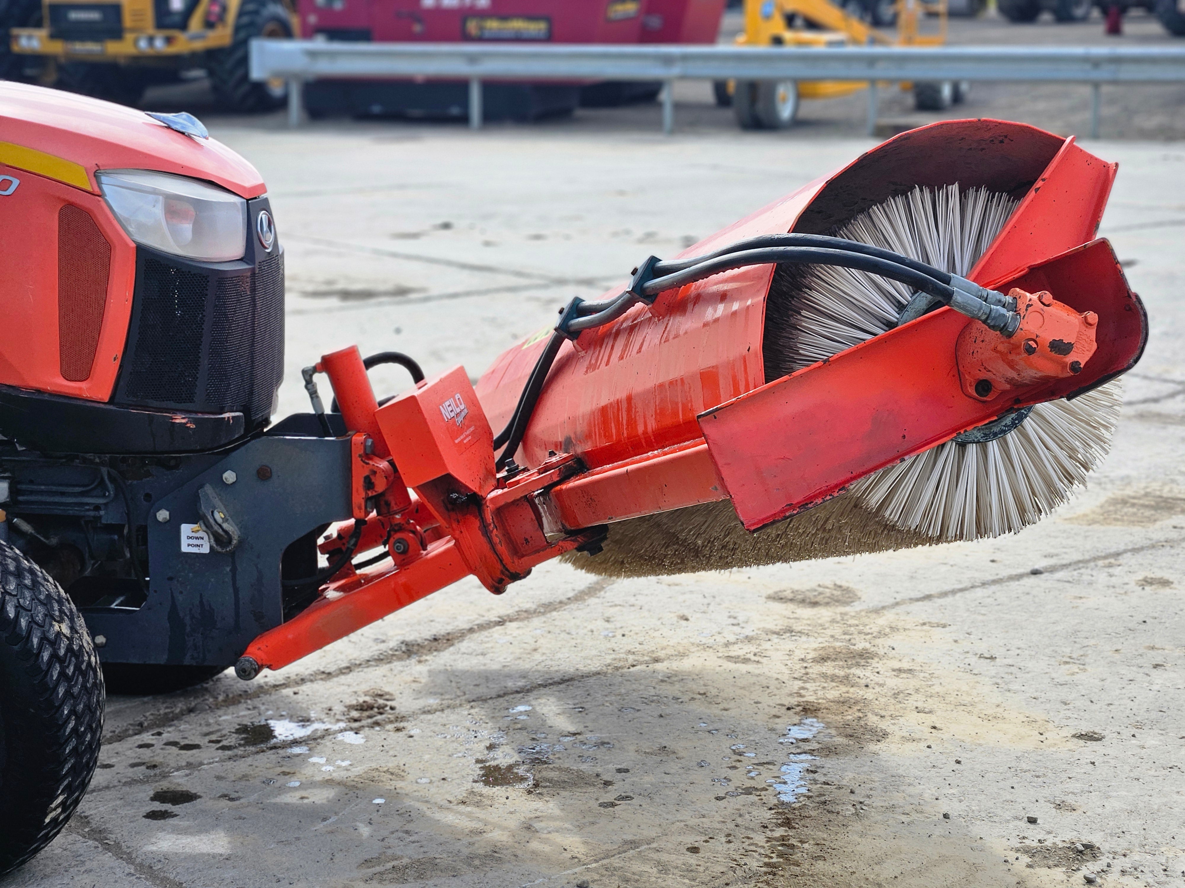 2019 Kubota B3150 Neilo Broom