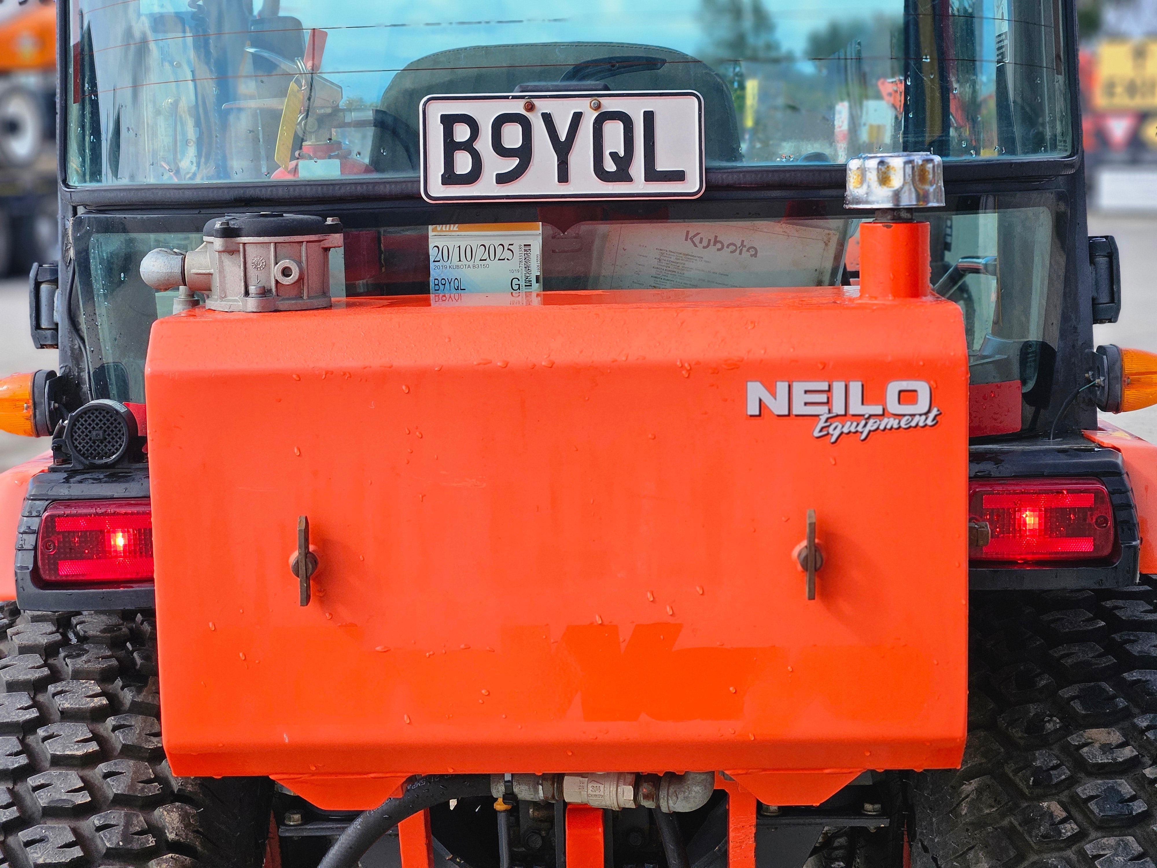 2019 Kubota B3150 Neilo Broom