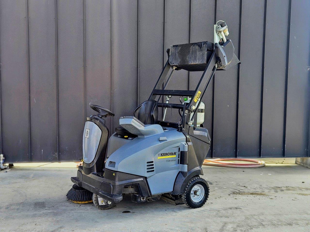 2021 Karcher KM 105/110 R Bp Vacuum Sweeper