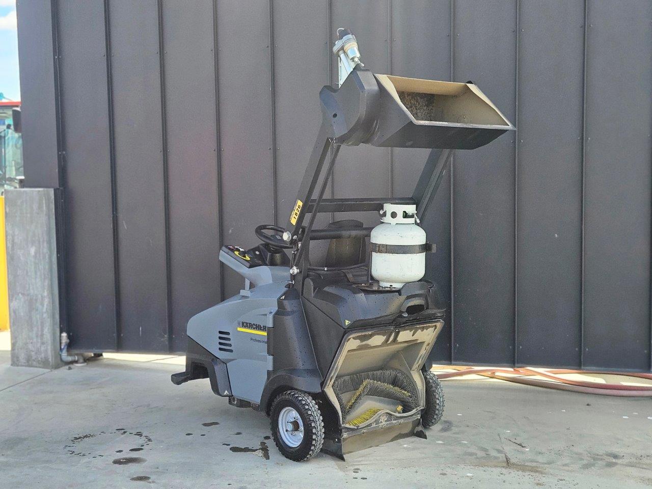 2021 Karcher KM 105/110 R Bp Vacuum Sweeper