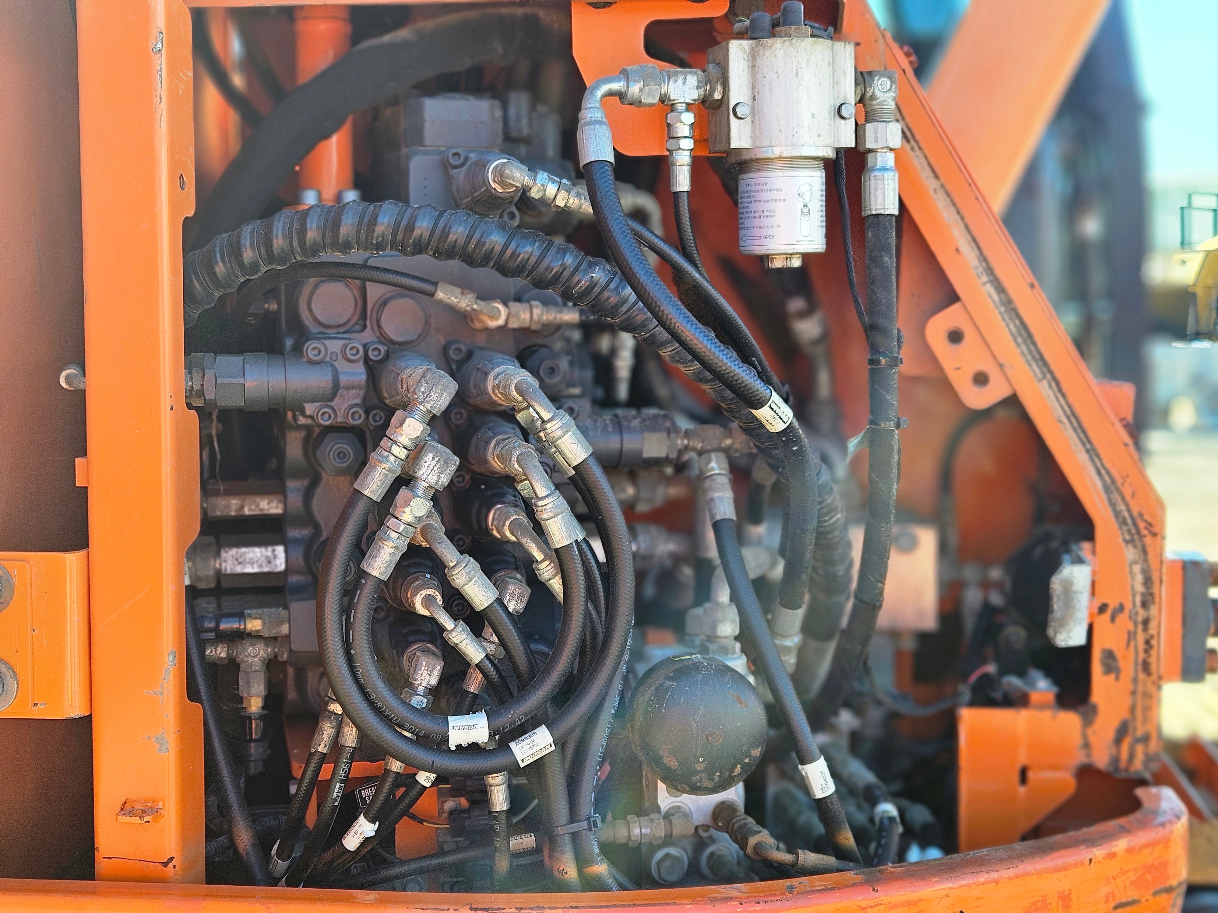 2015 Doosan DX140LCR Excavator