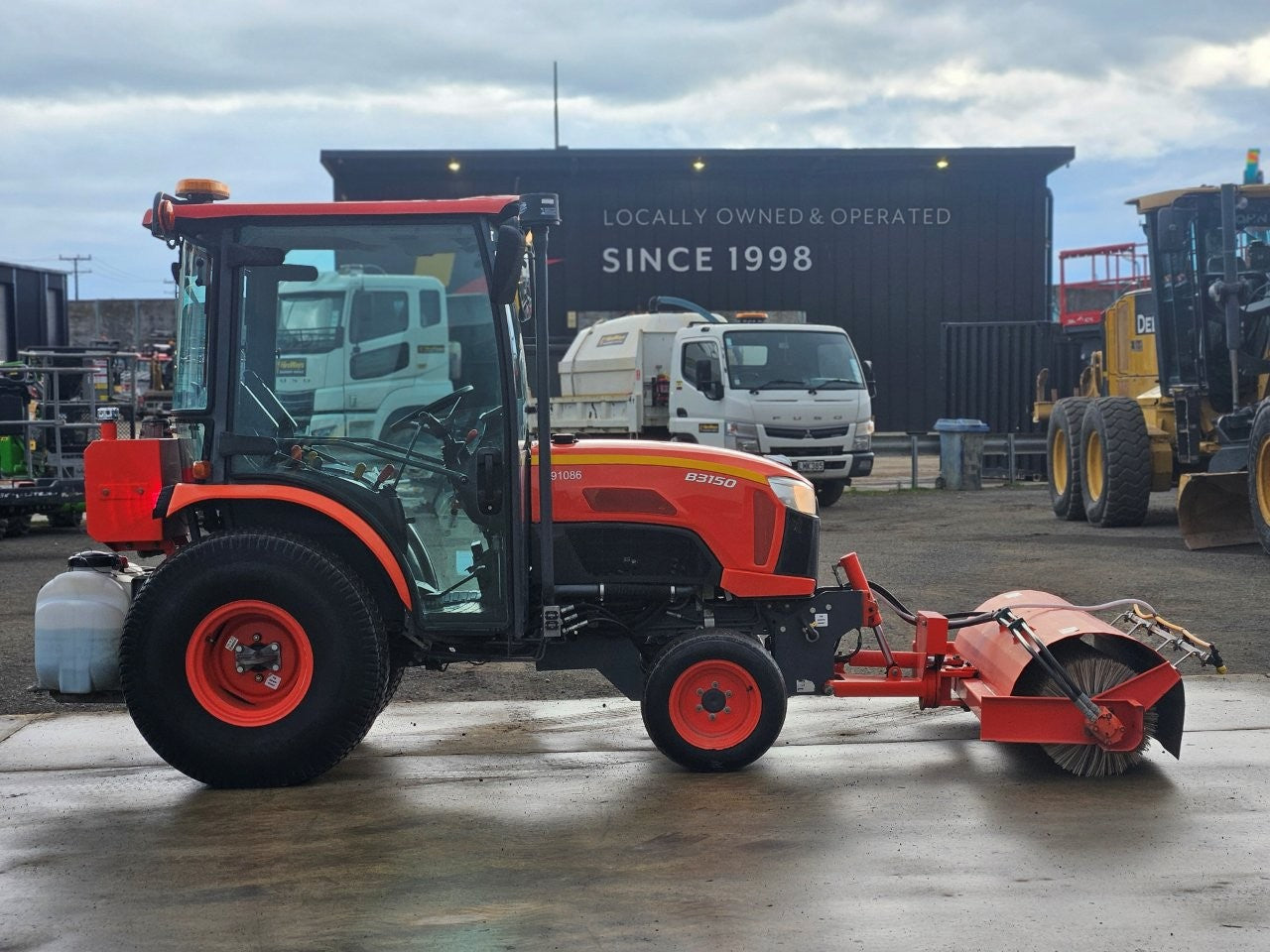 2020 Neilo B3150 Tractor Broom & Trailer