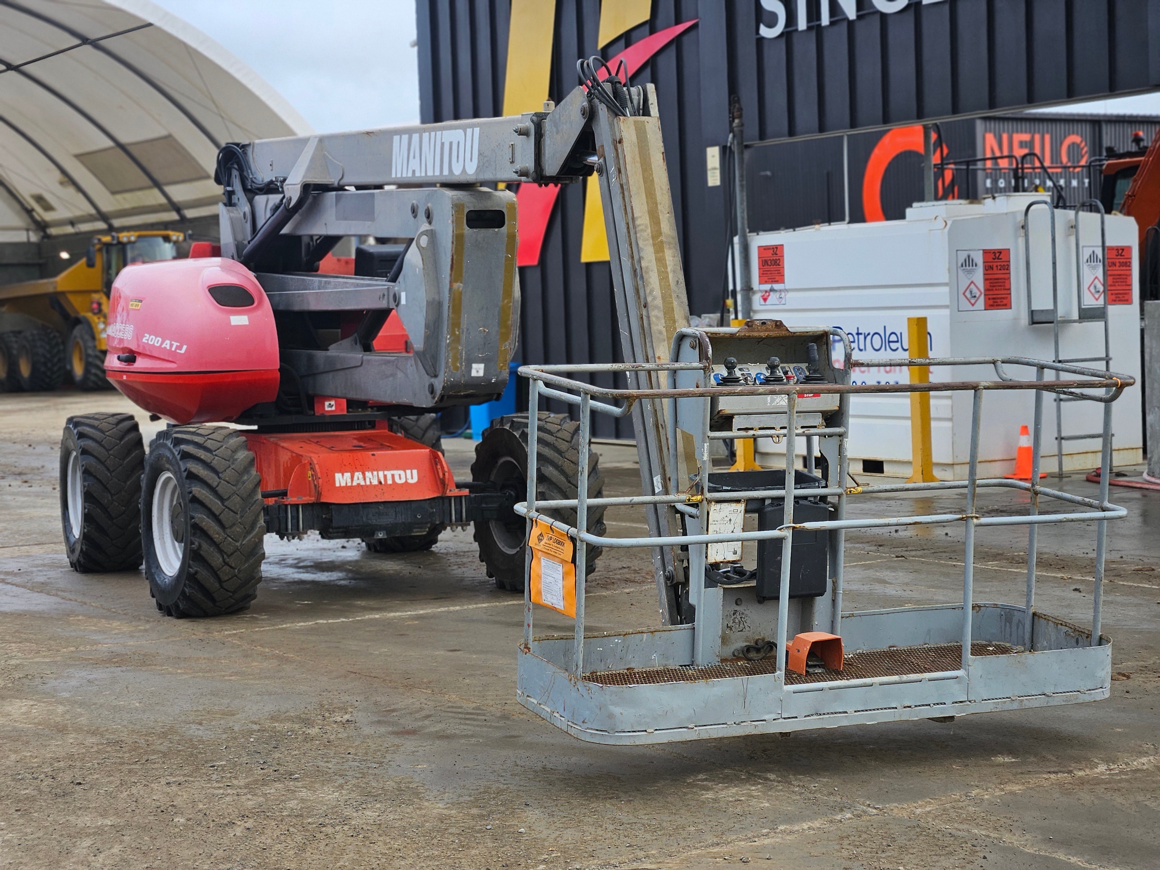 $1 Reserve 2011 Manitou 200ATJ Knuckle Boom